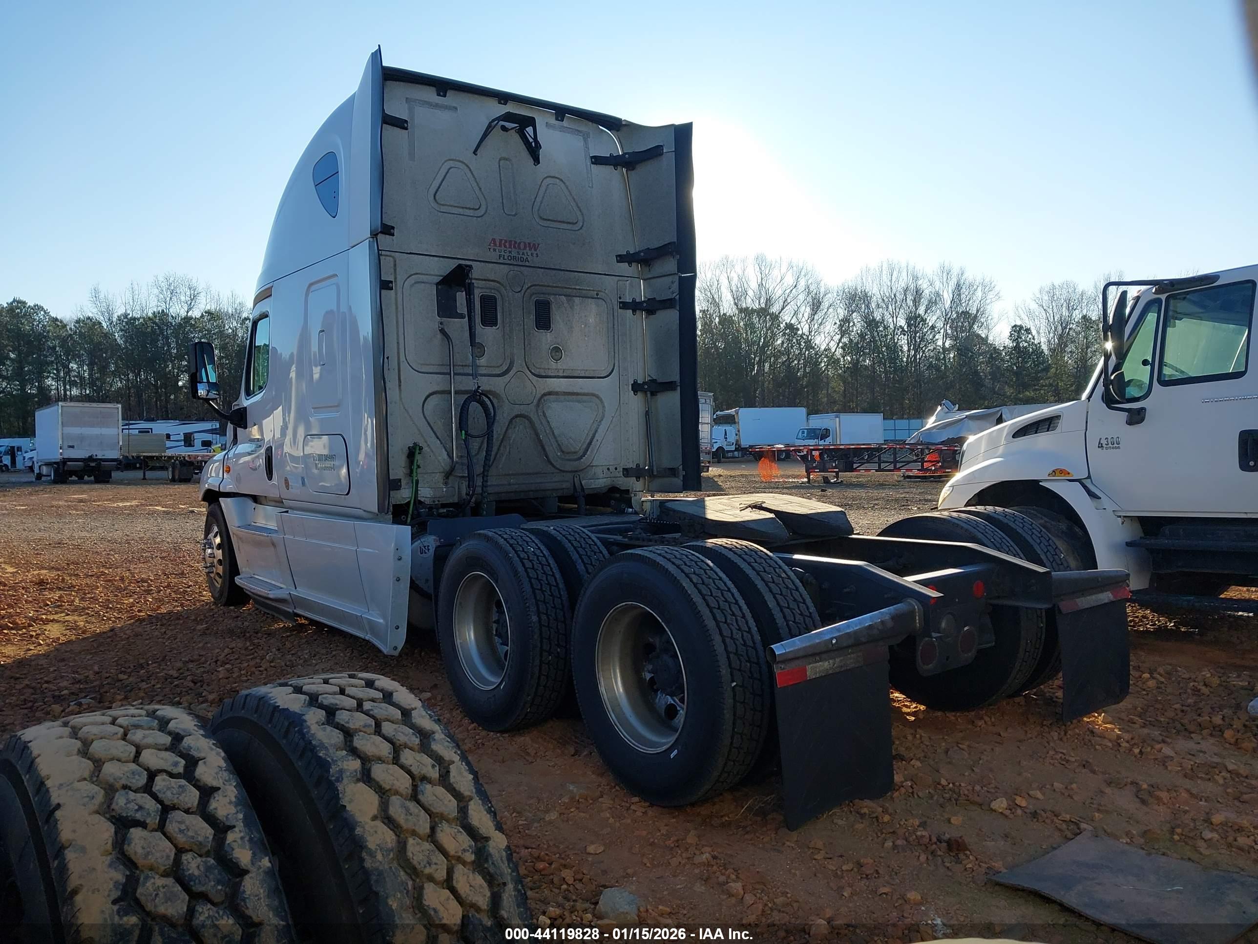 FREIGHTLINER CASCADIA image 3
