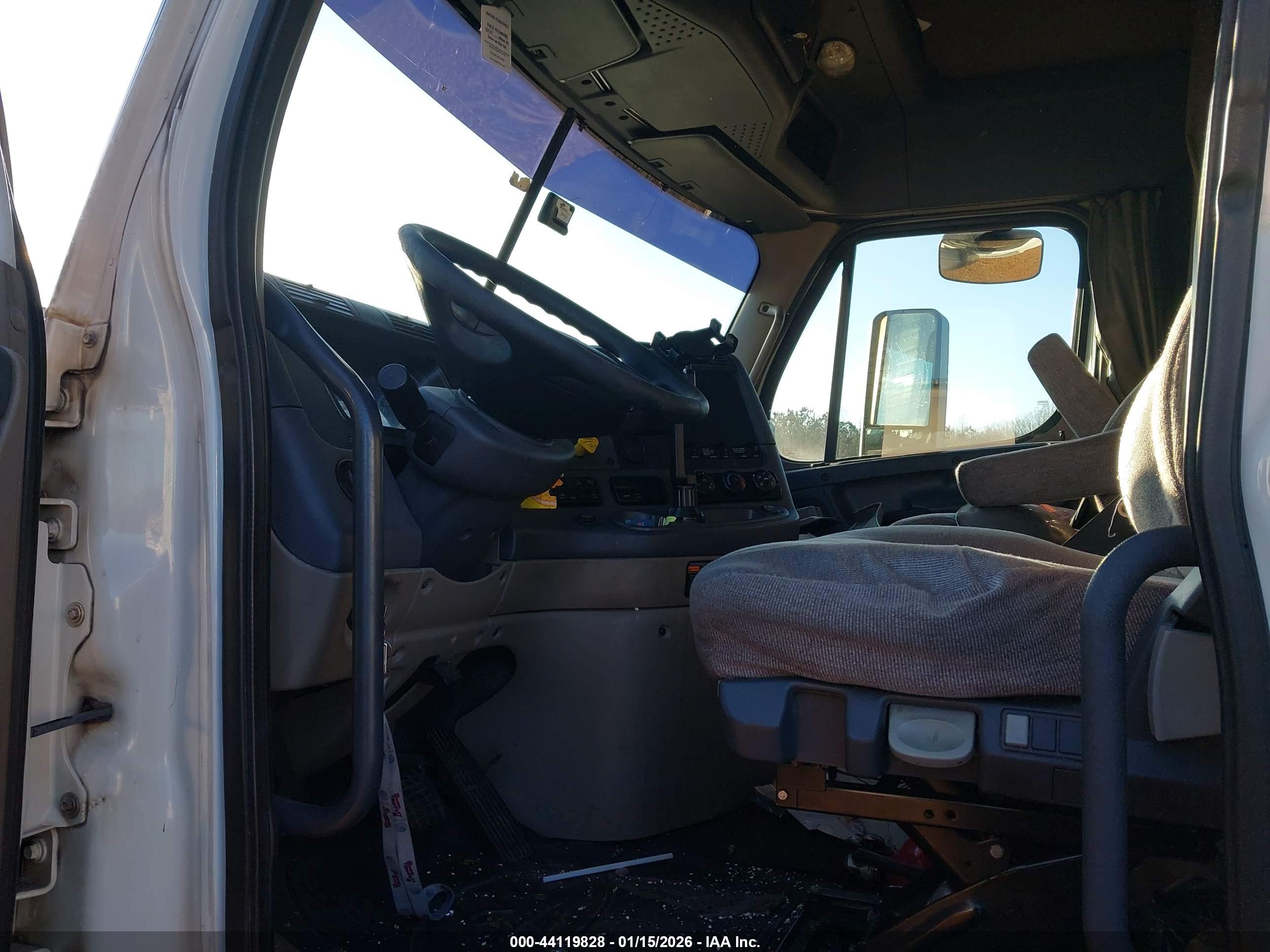 FREIGHTLINER CASCADIA image 7