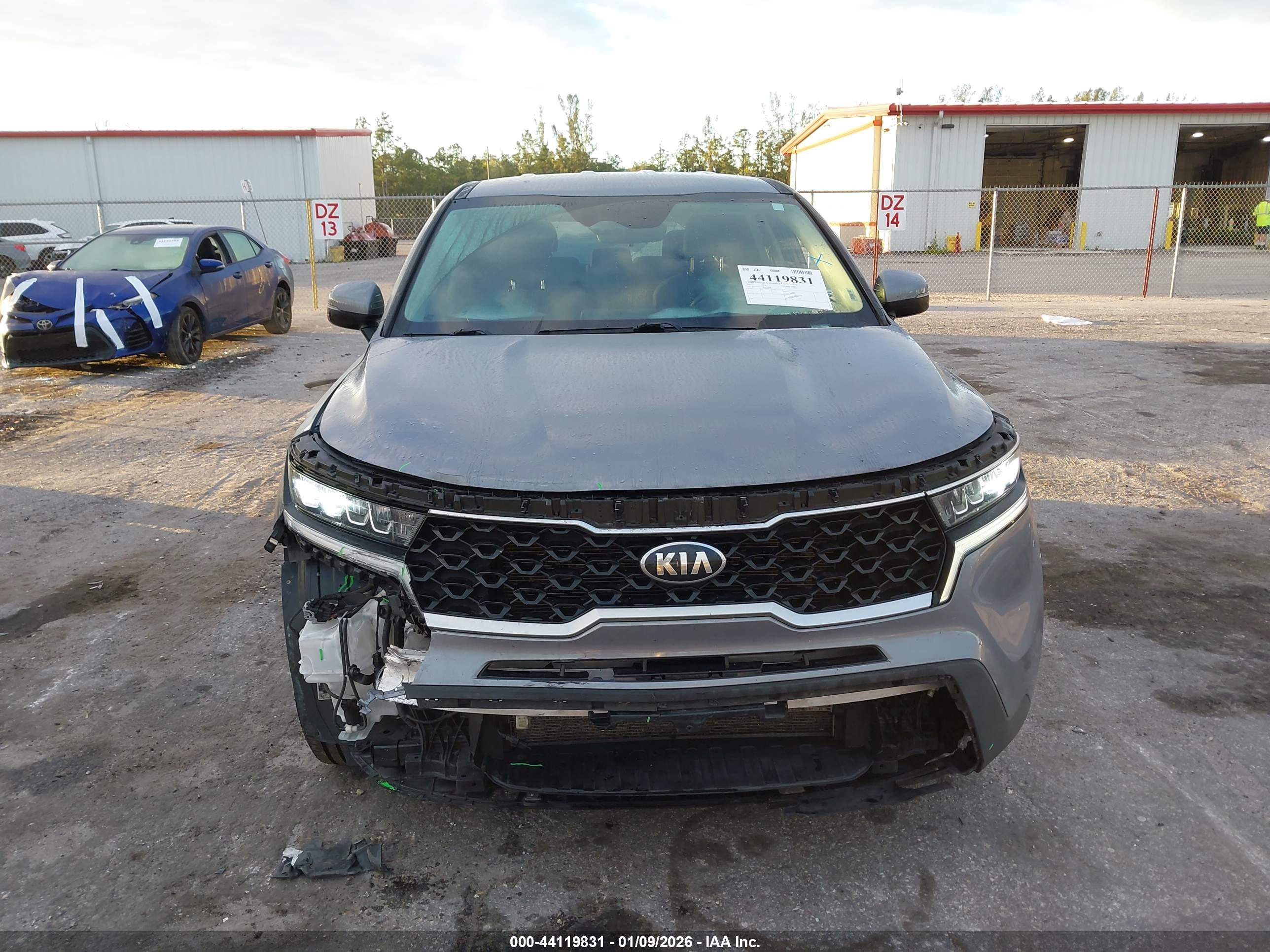 KIA SORENTO image 6