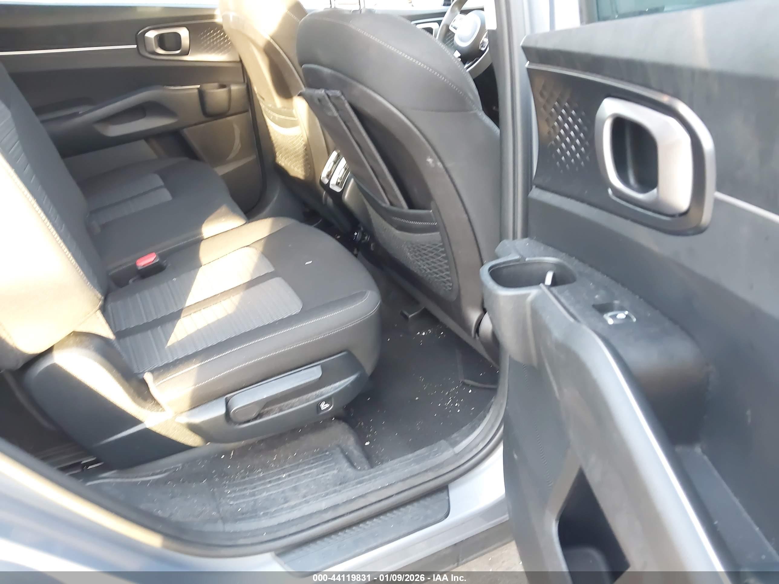 KIA SORENTO image 8
