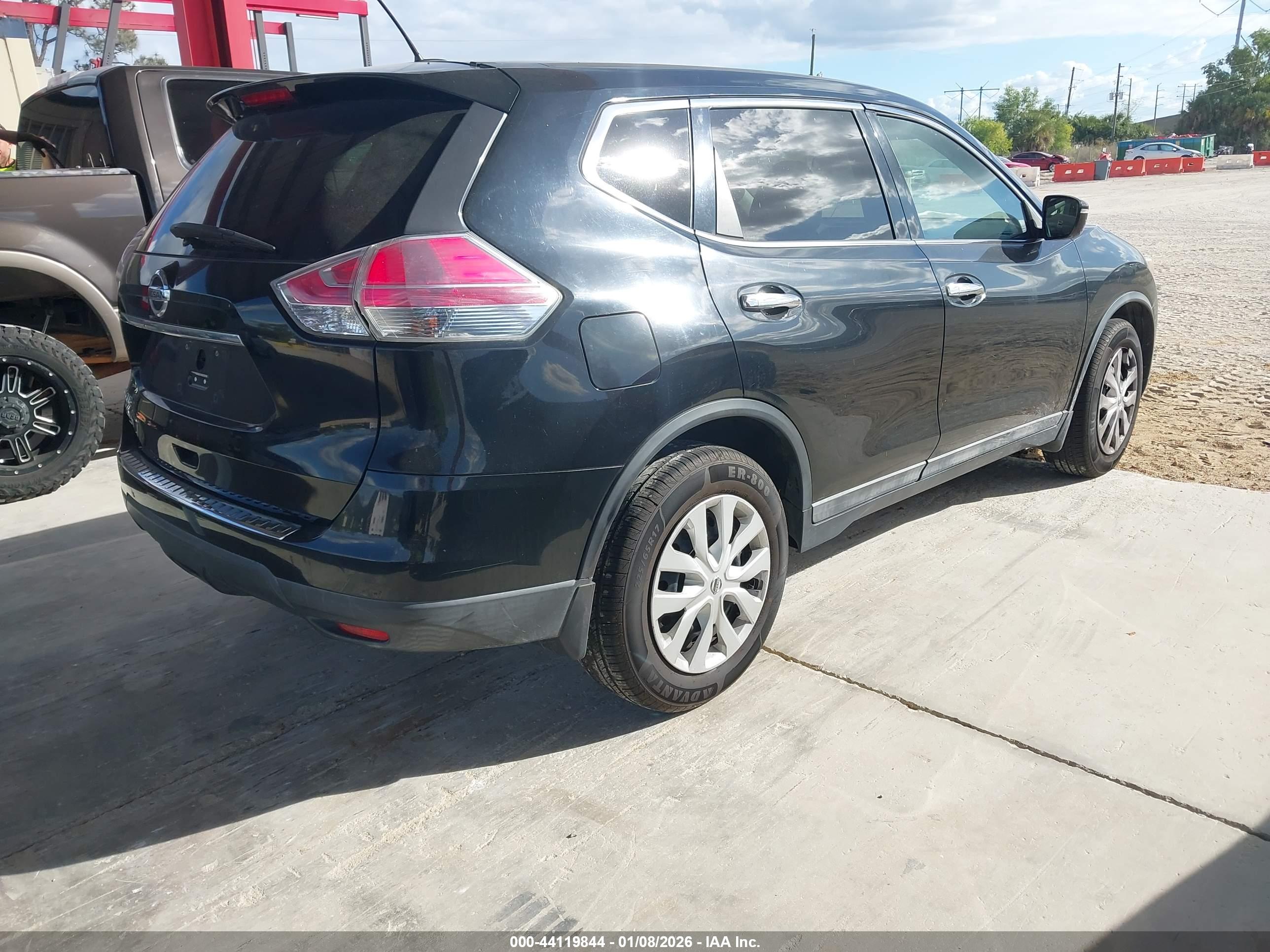 NISSAN ROGUE image 4