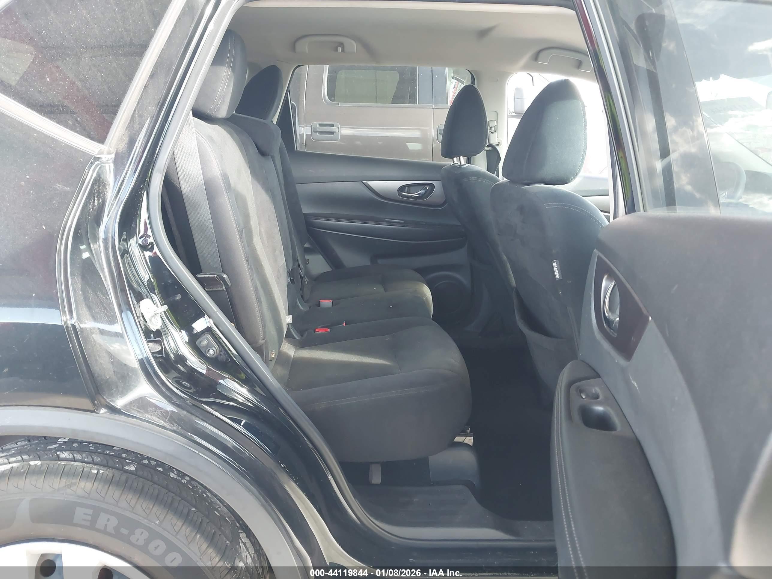 NISSAN ROGUE image 8