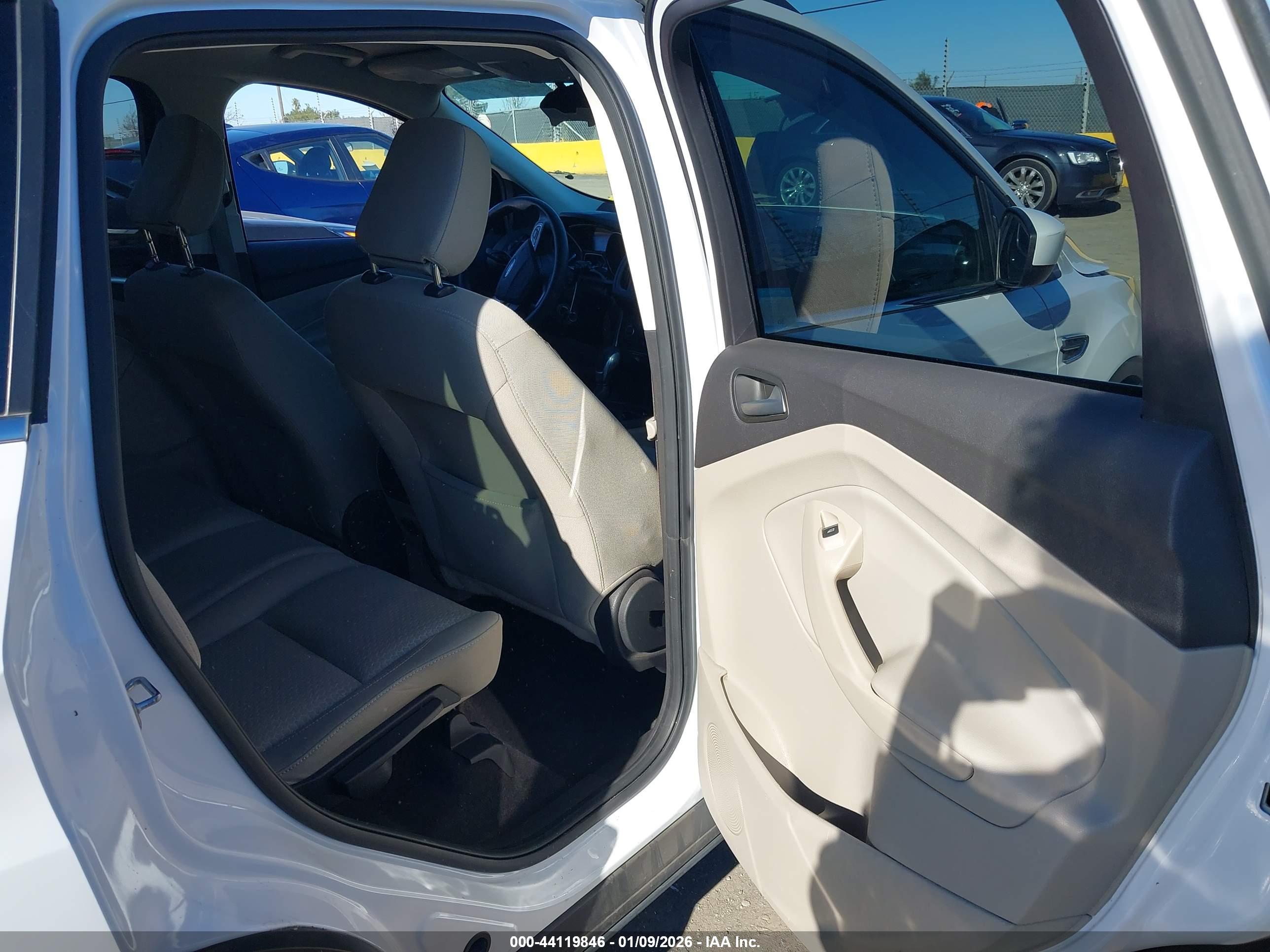 FORD ESCAPE image 8