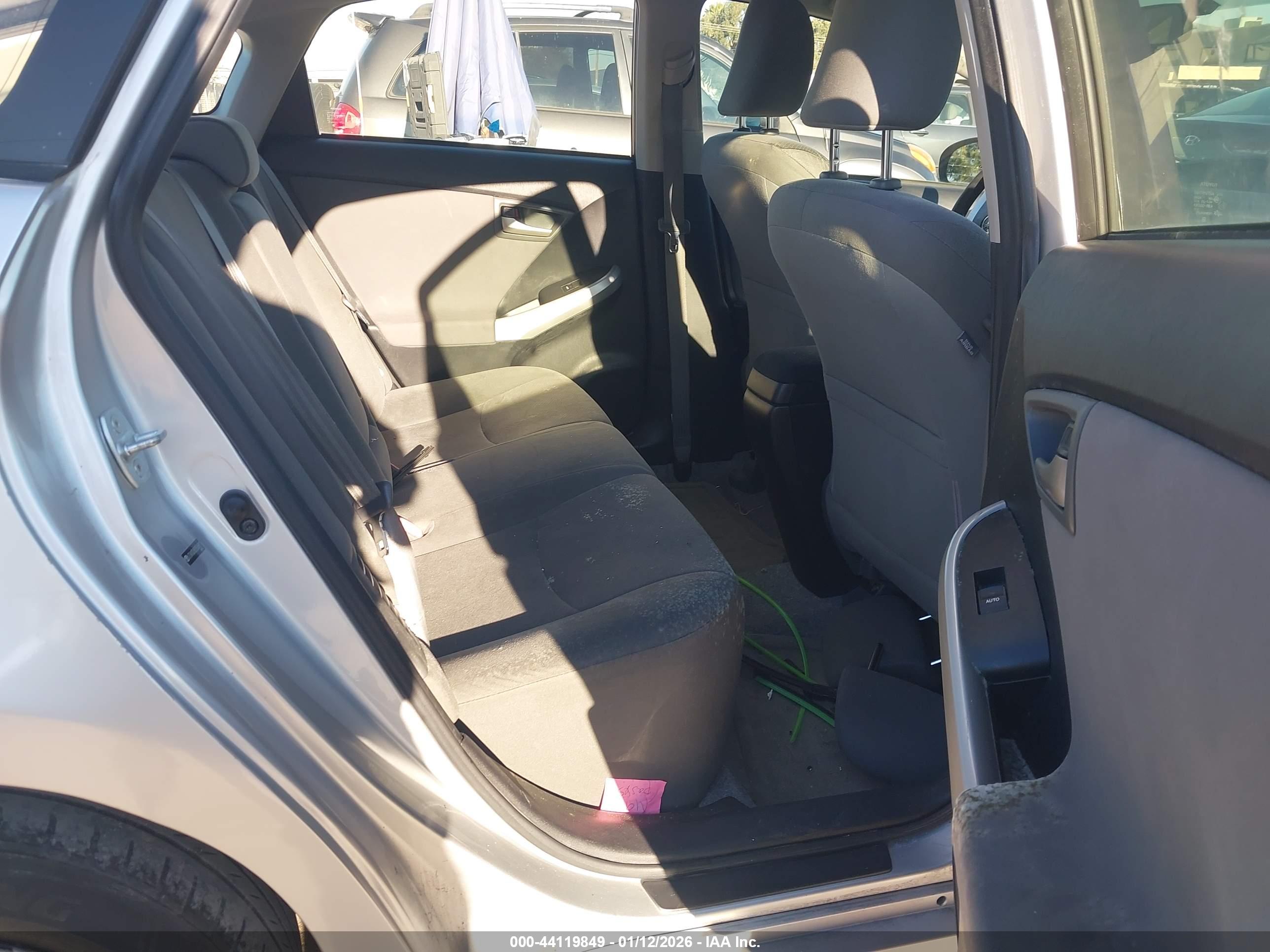 TOYOTA PRIUS image 8