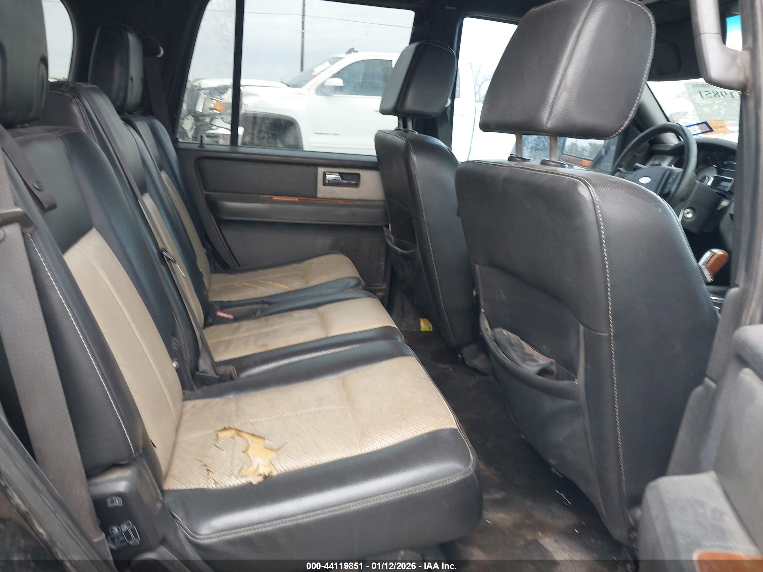 FORD EXPEDITION image 8