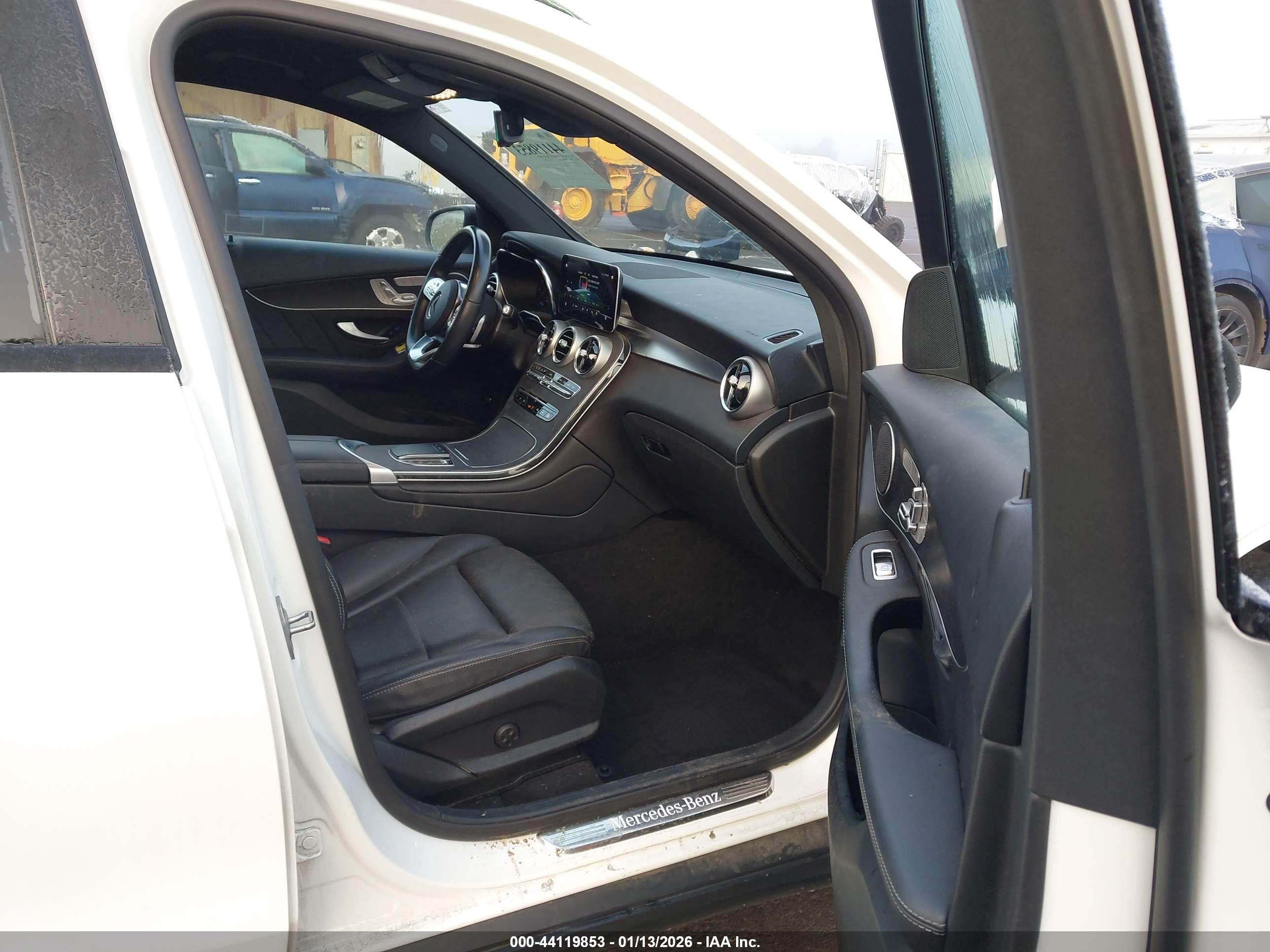 MERCEDES-BENZ GLC image 5