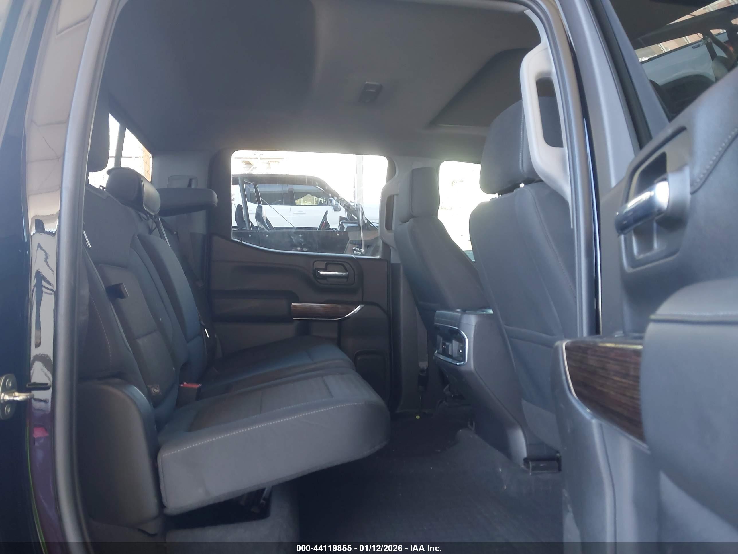 GMC SIERRA image 8