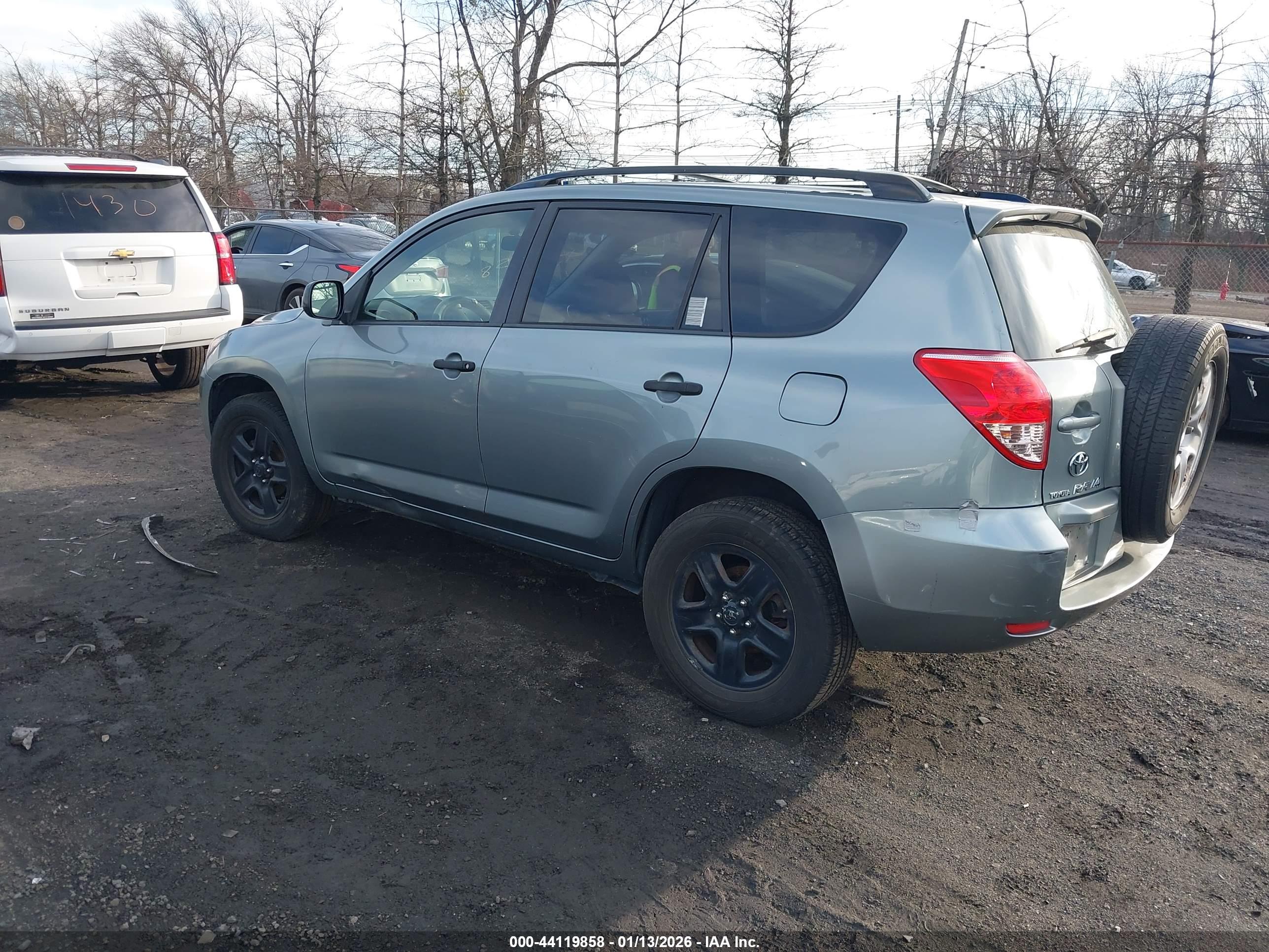TOYOTA RAV4 image 3