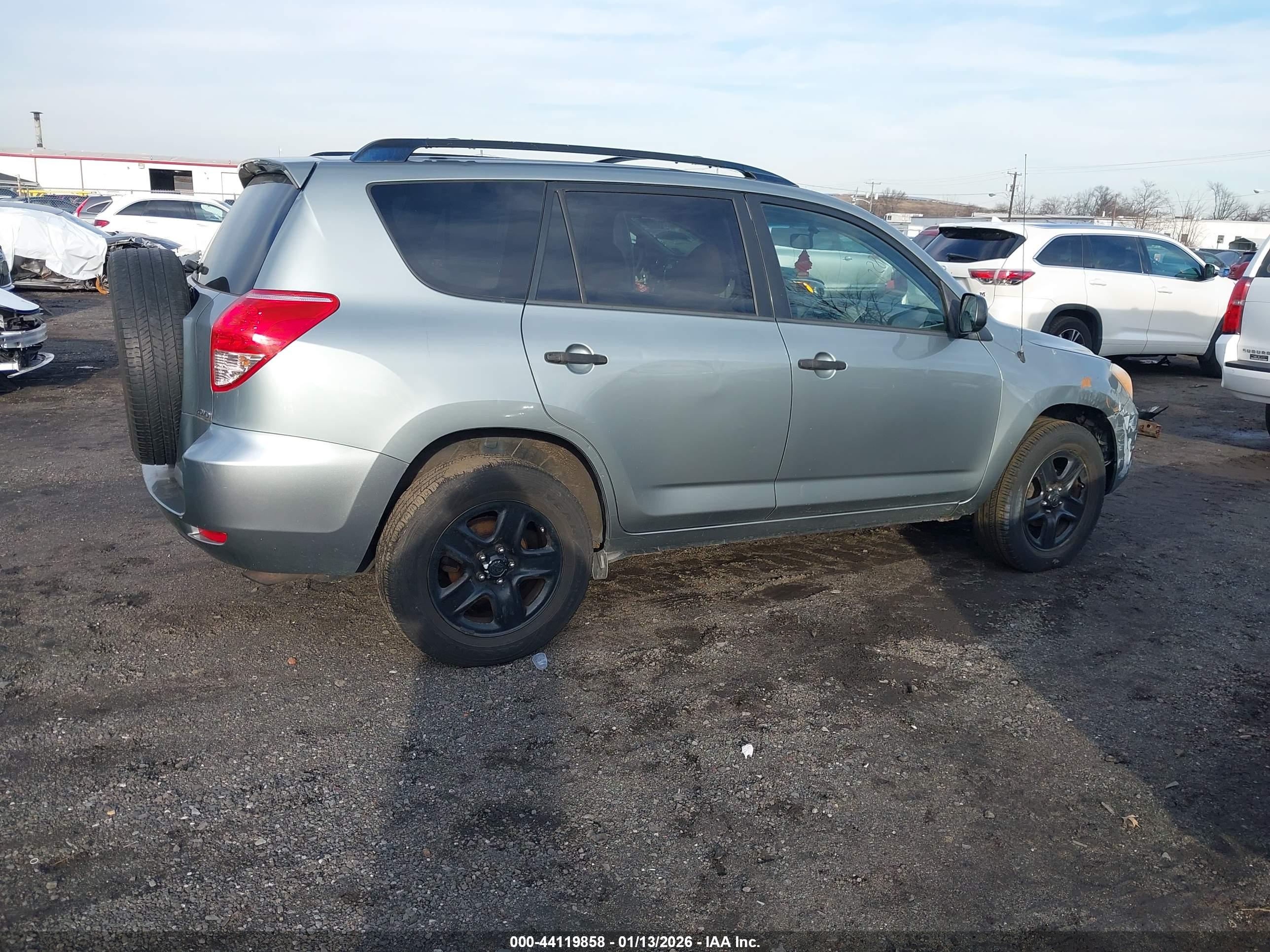 TOYOTA RAV4 image 4