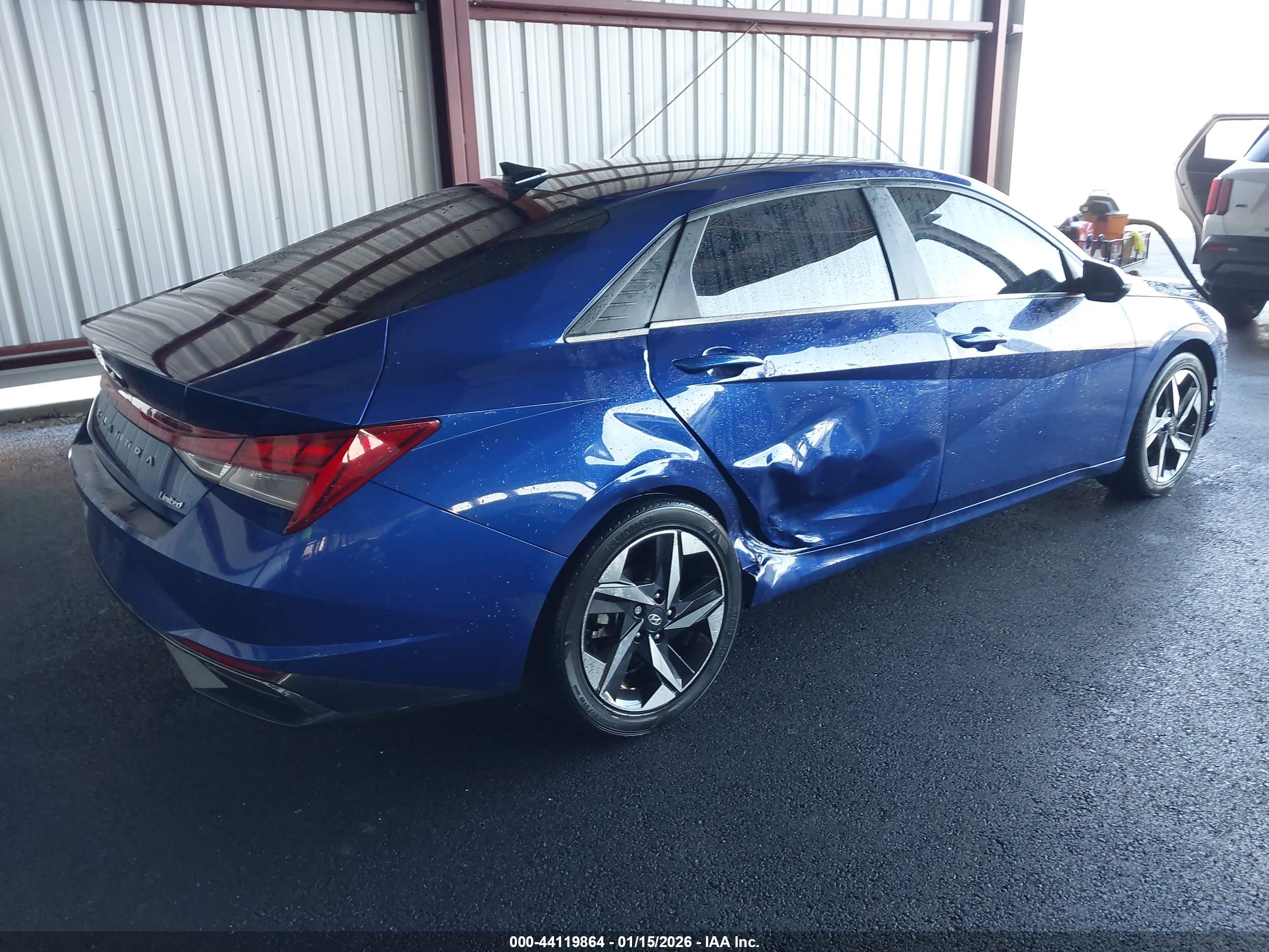 HYUNDAI ELANTRA image 4