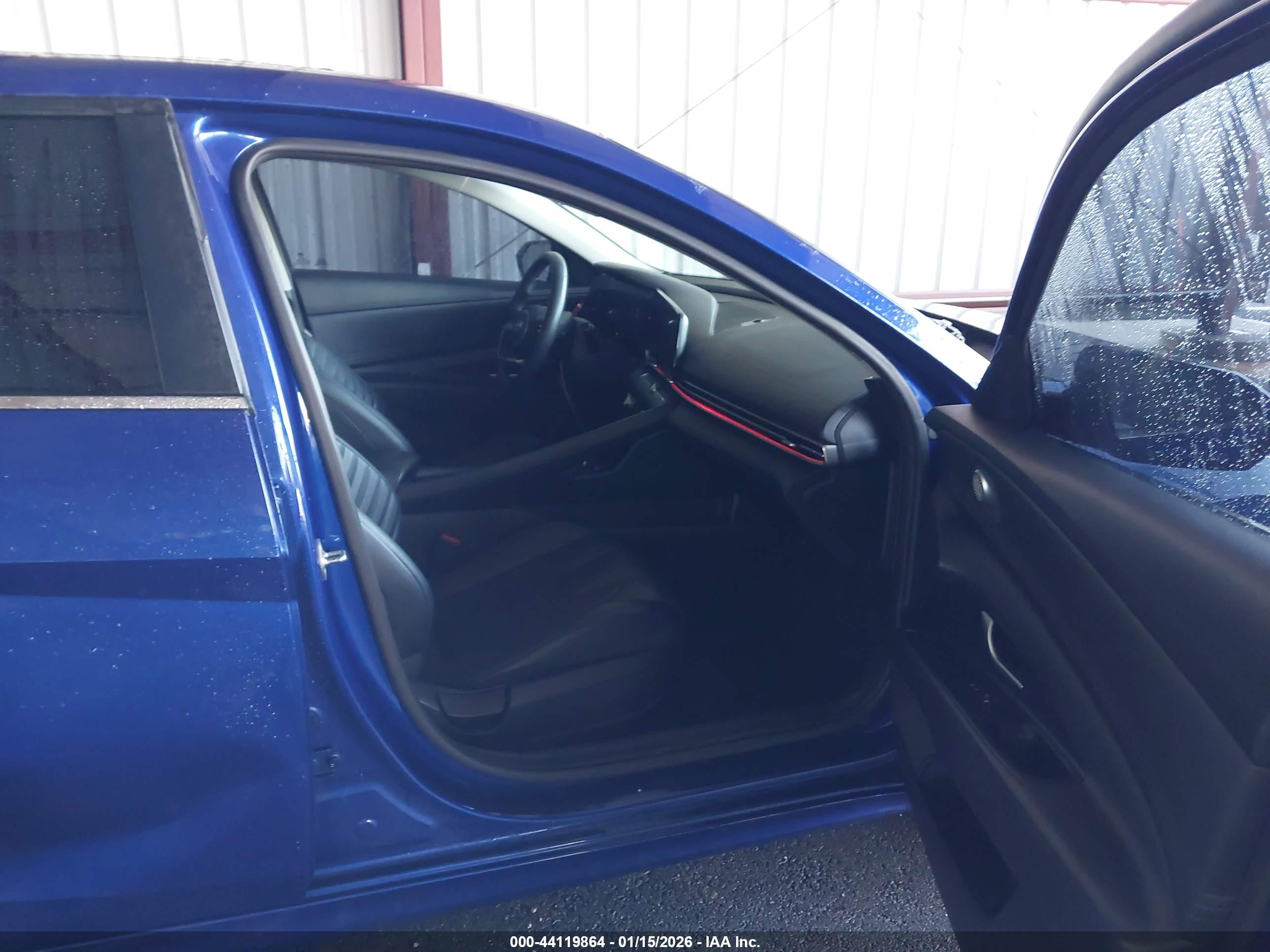 HYUNDAI ELANTRA image 5