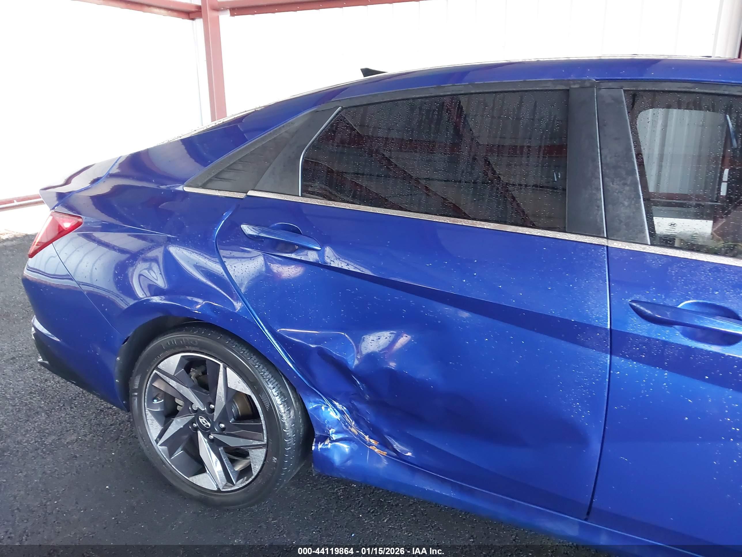 HYUNDAI ELANTRA image 6