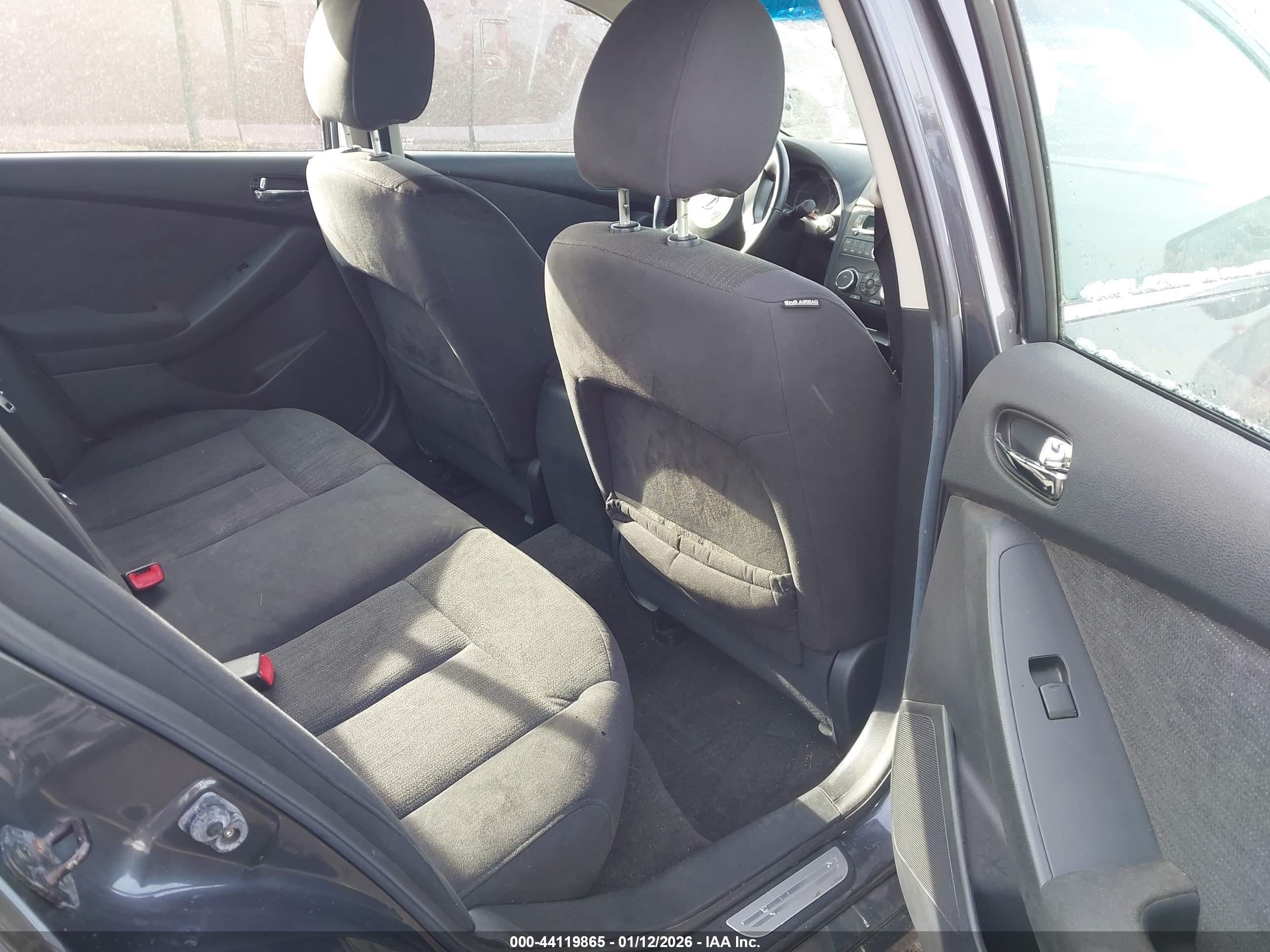 NISSAN ALTIMA image 8
