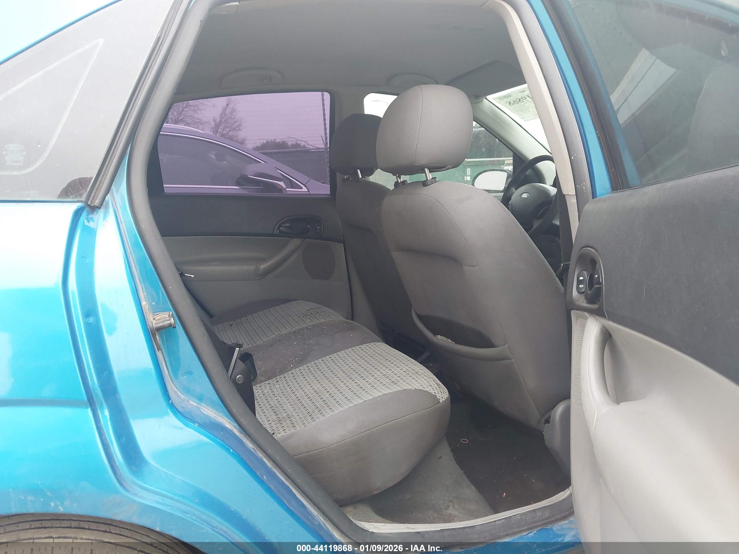 FORD FOCUS image 8