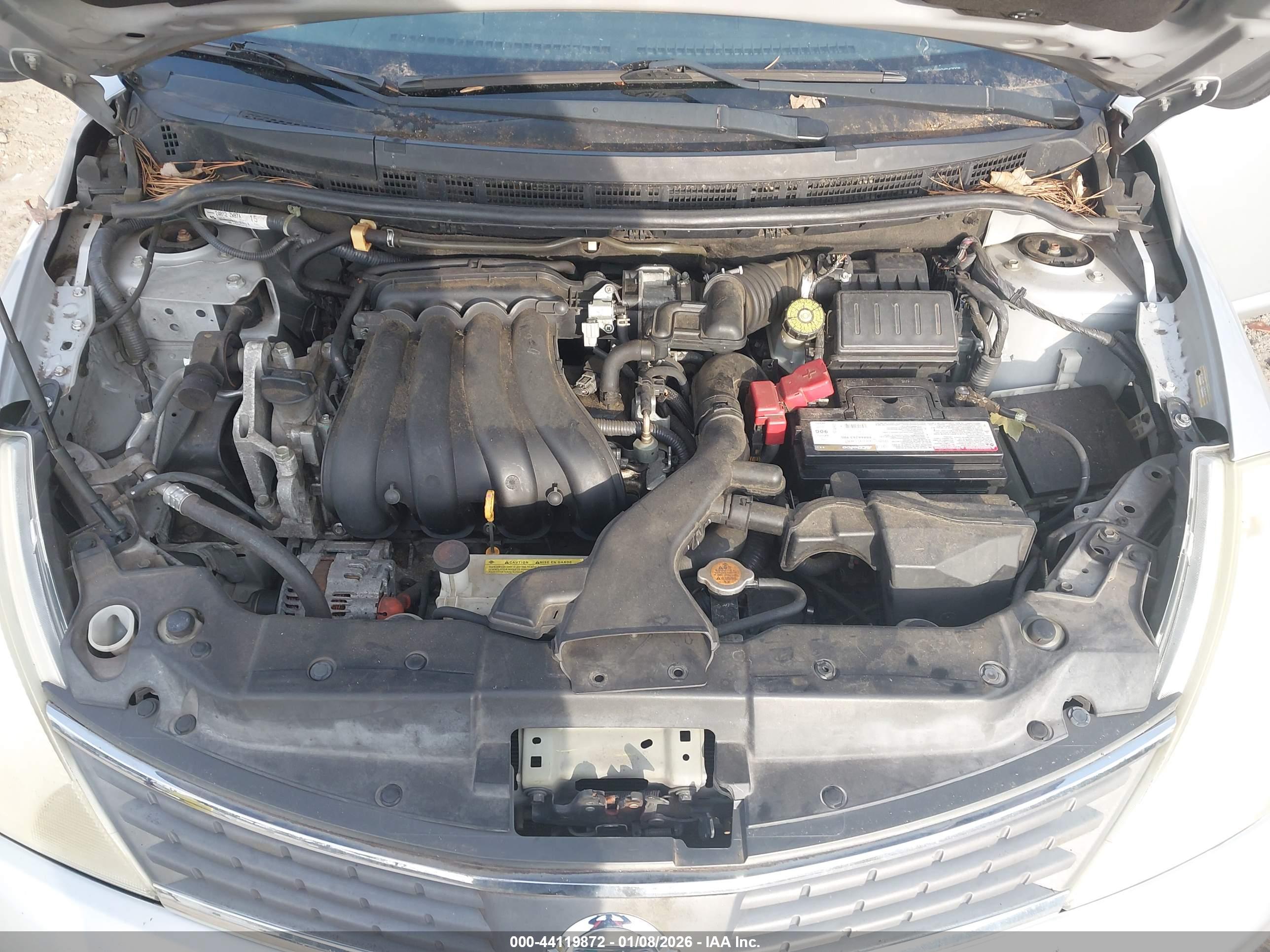 NISSAN VERSA image 10