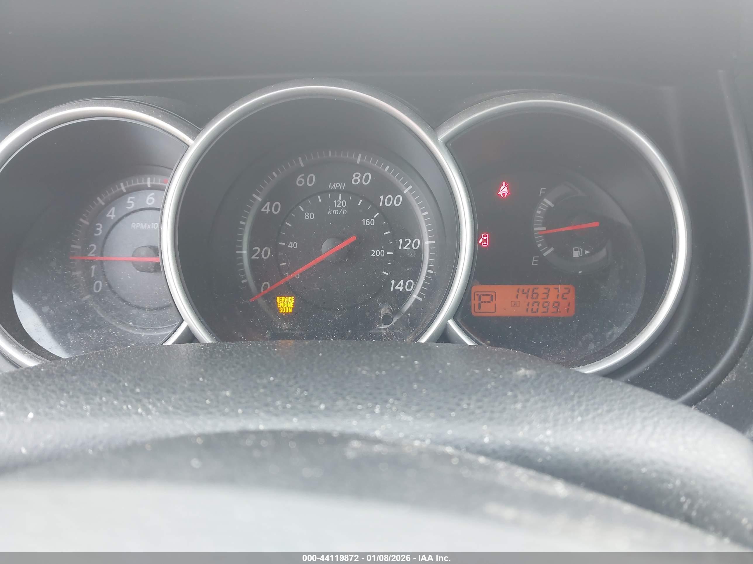 NISSAN VERSA image 7