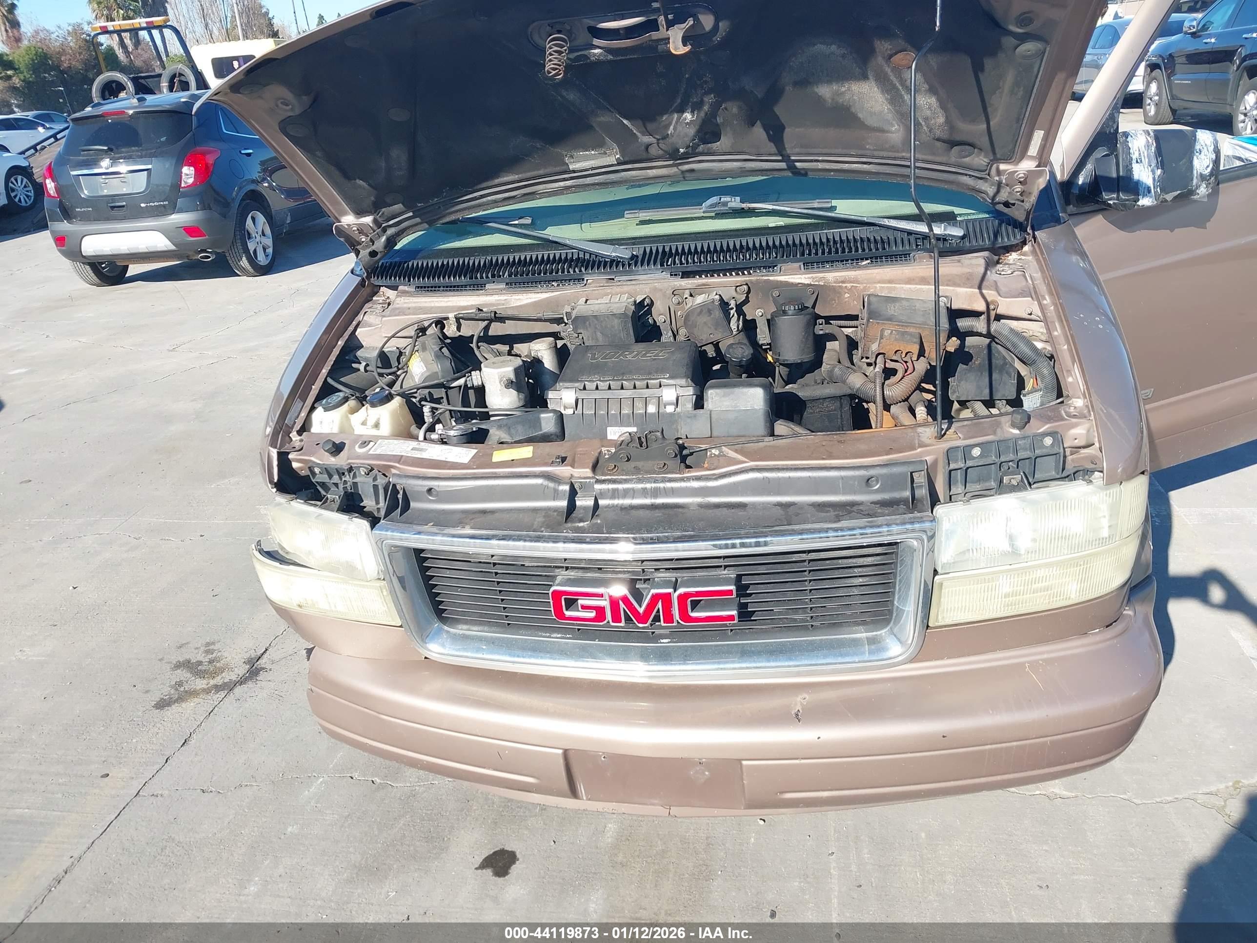 GMC SAFARI image 10