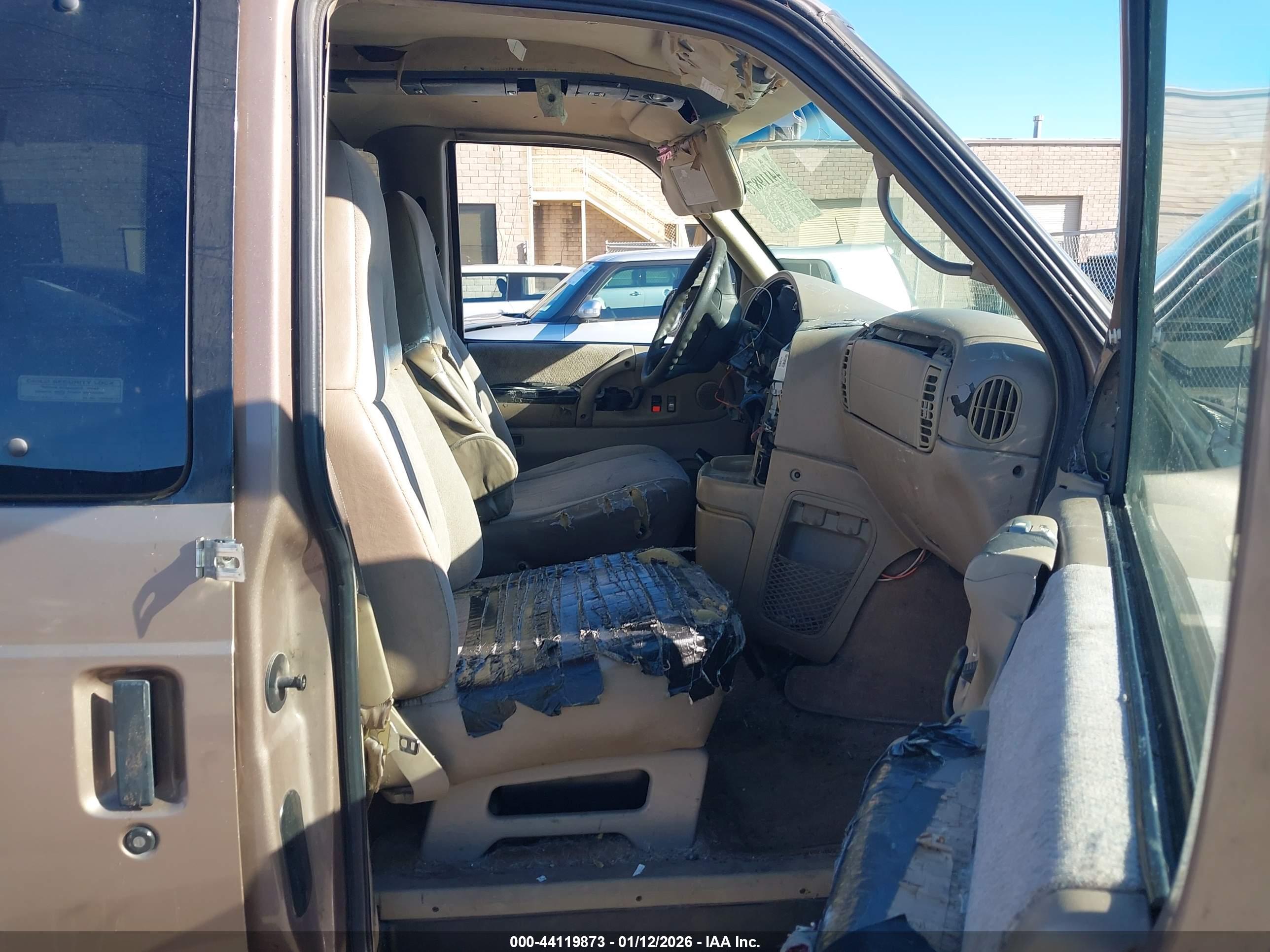 GMC SAFARI image 5