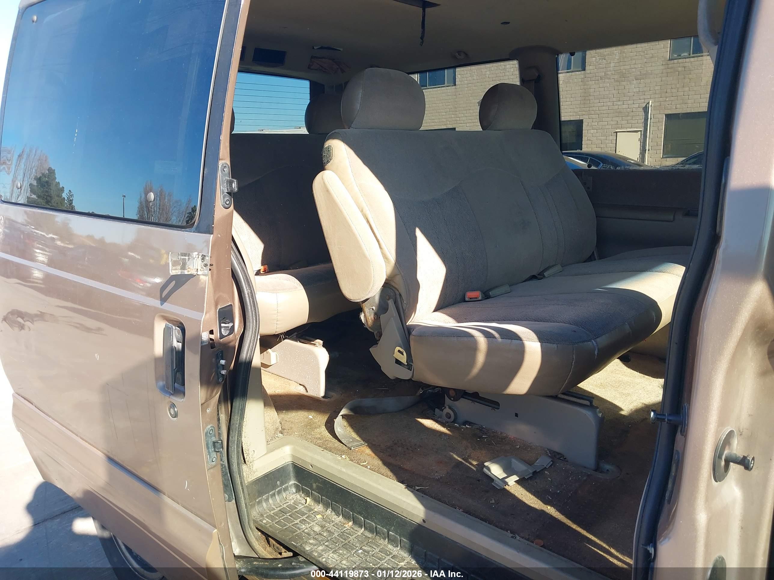 GMC SAFARI image 8