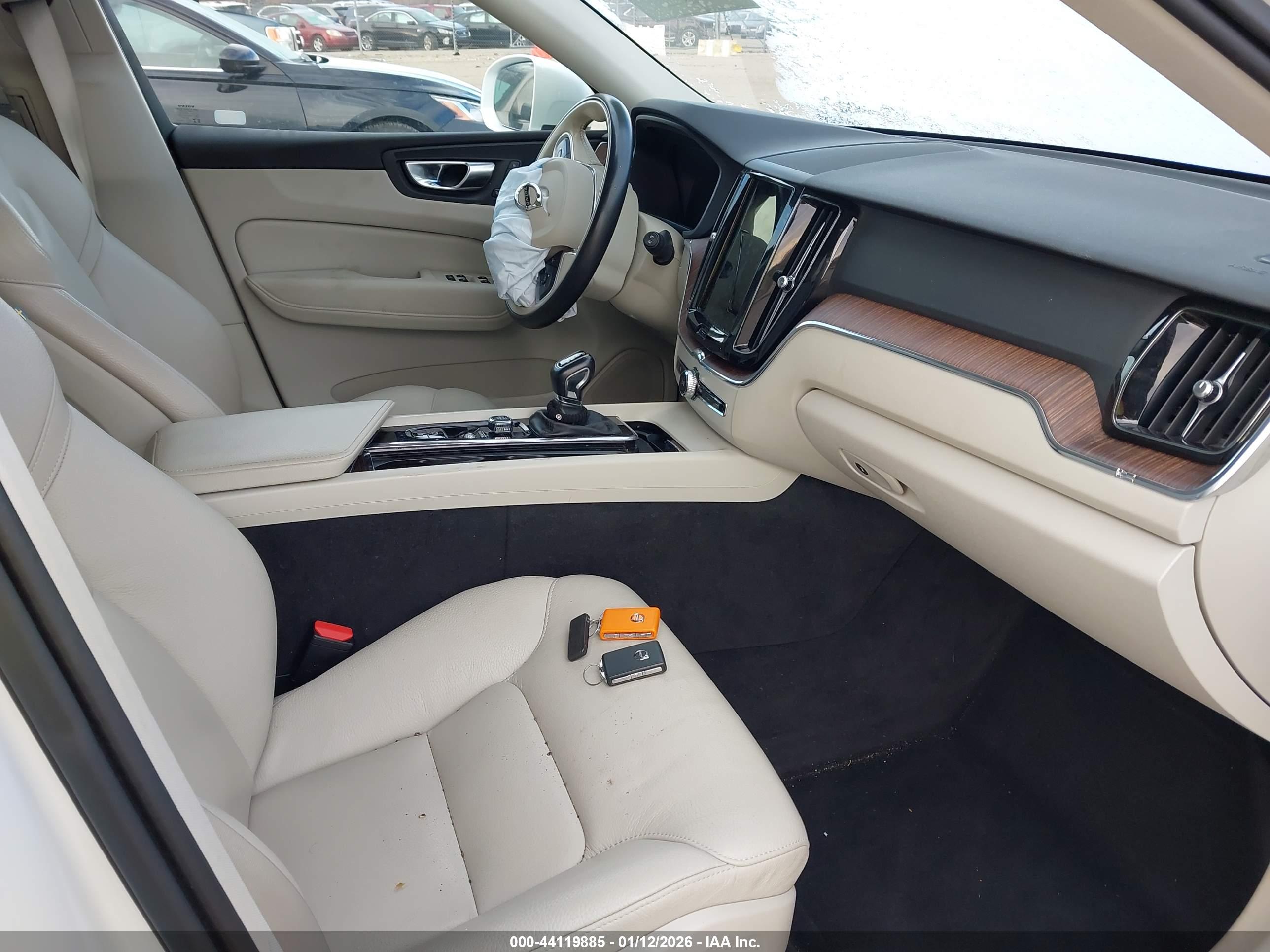 VOLVO XC60 image 5