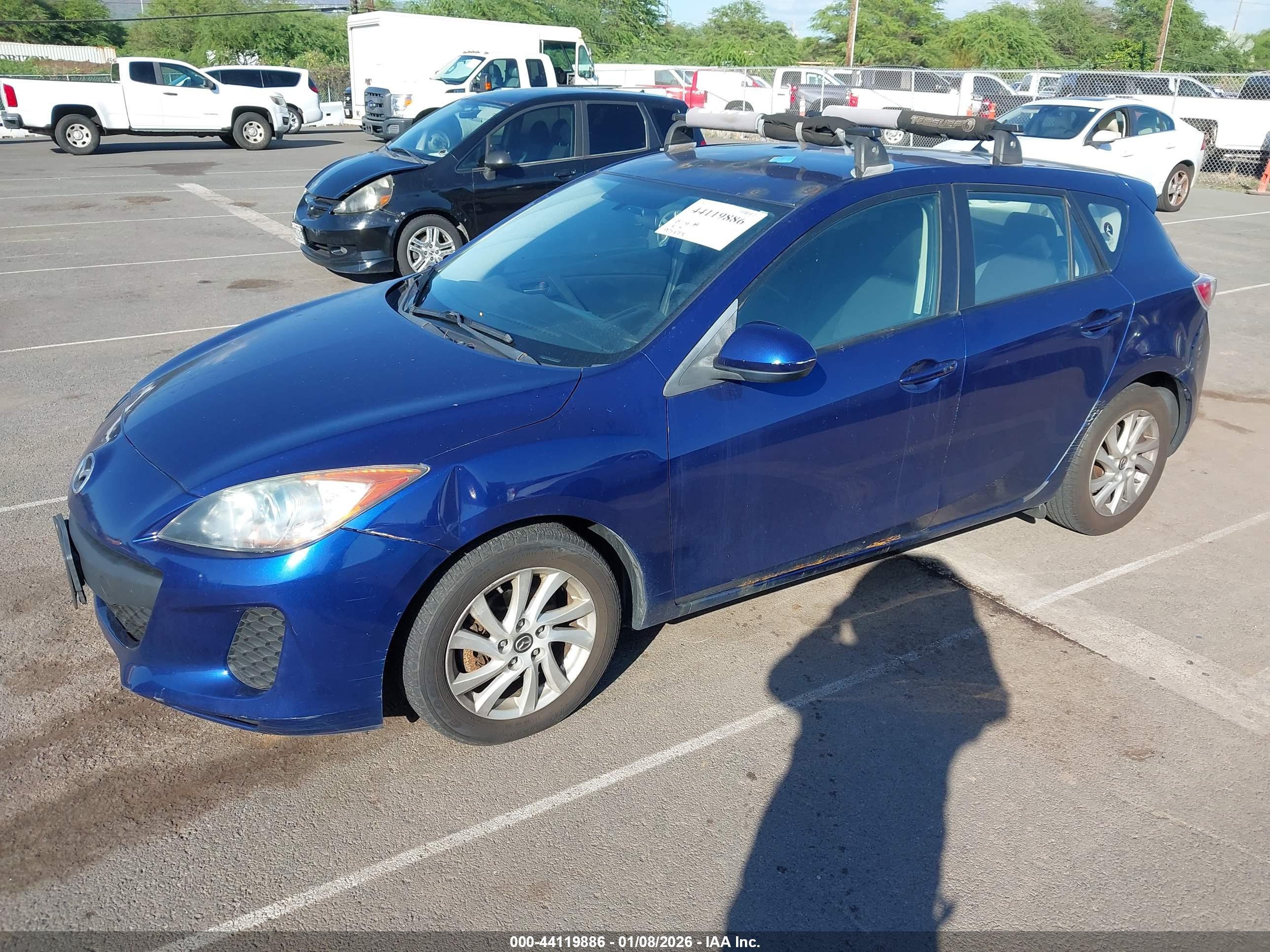 MAZDA MAZDA3 image 2