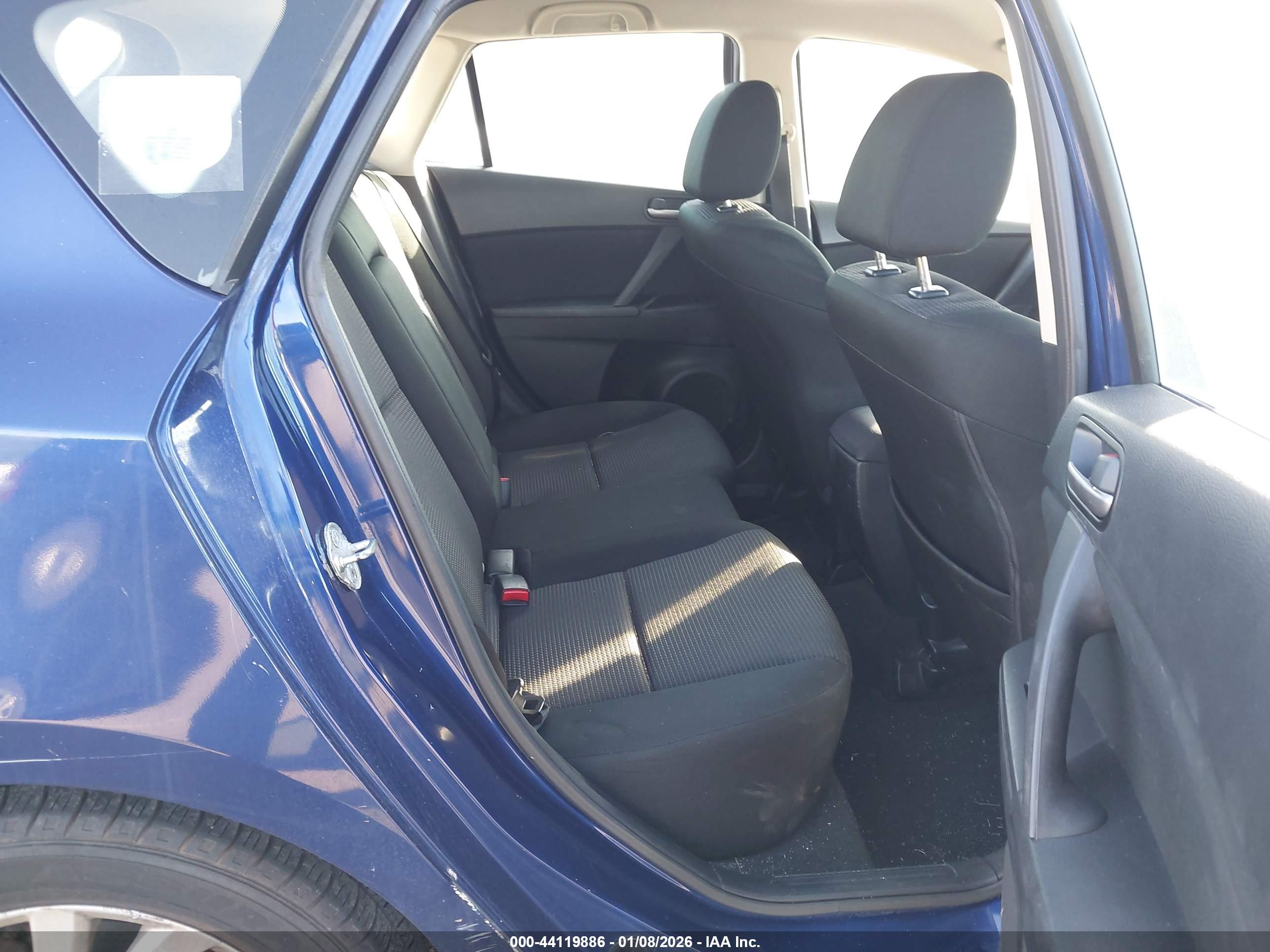 MAZDA MAZDA3 image 8
