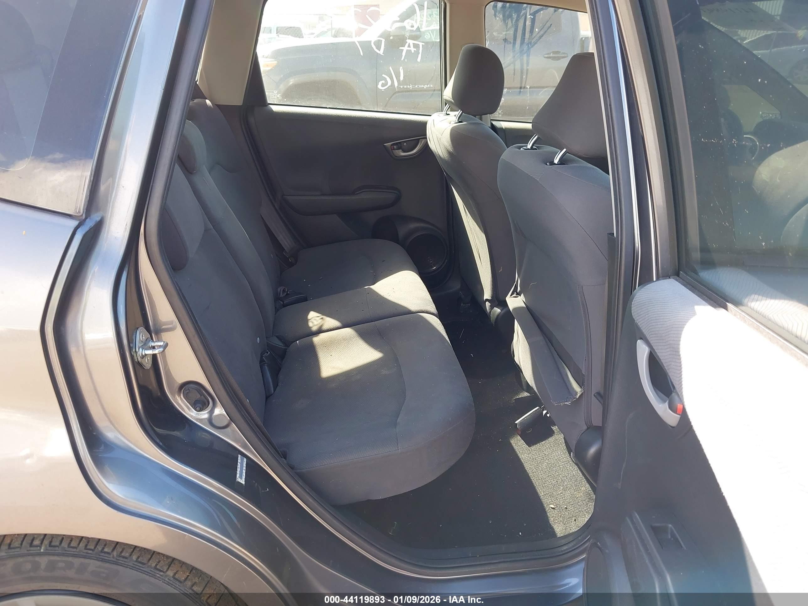 HONDA FIT image 8