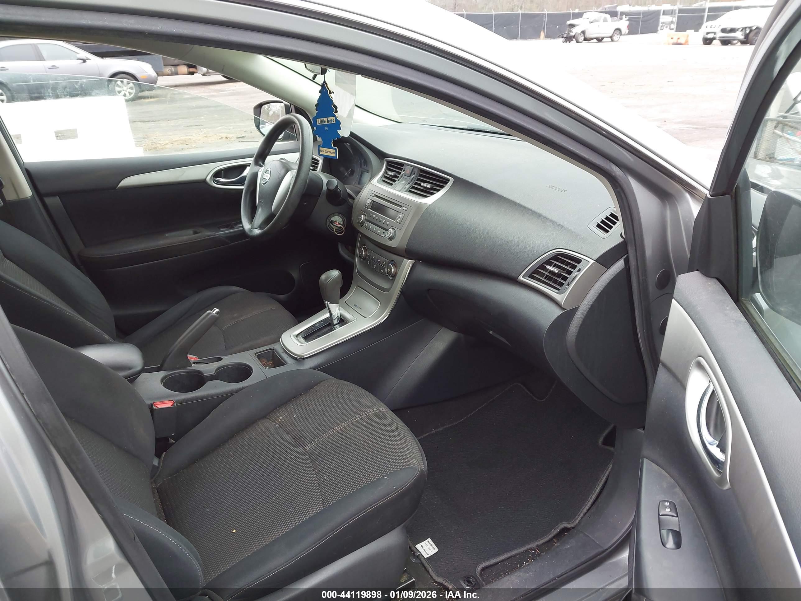 NISSAN SENTRA image 5