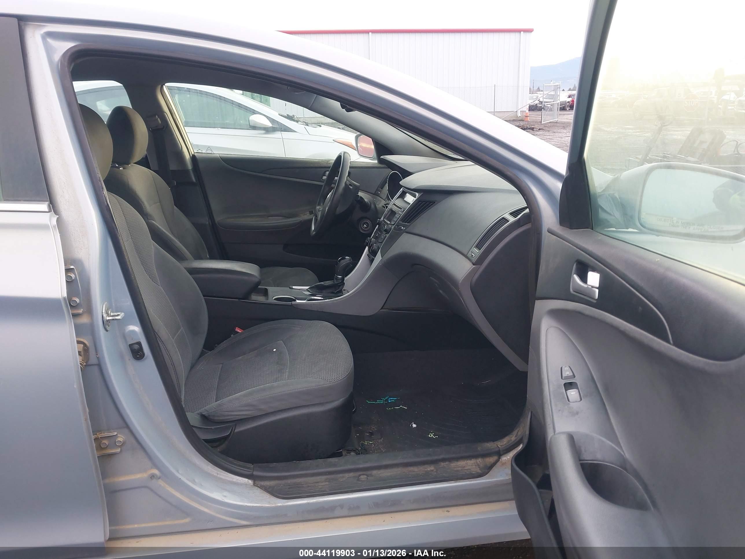 HYUNDAI SONATA image 5