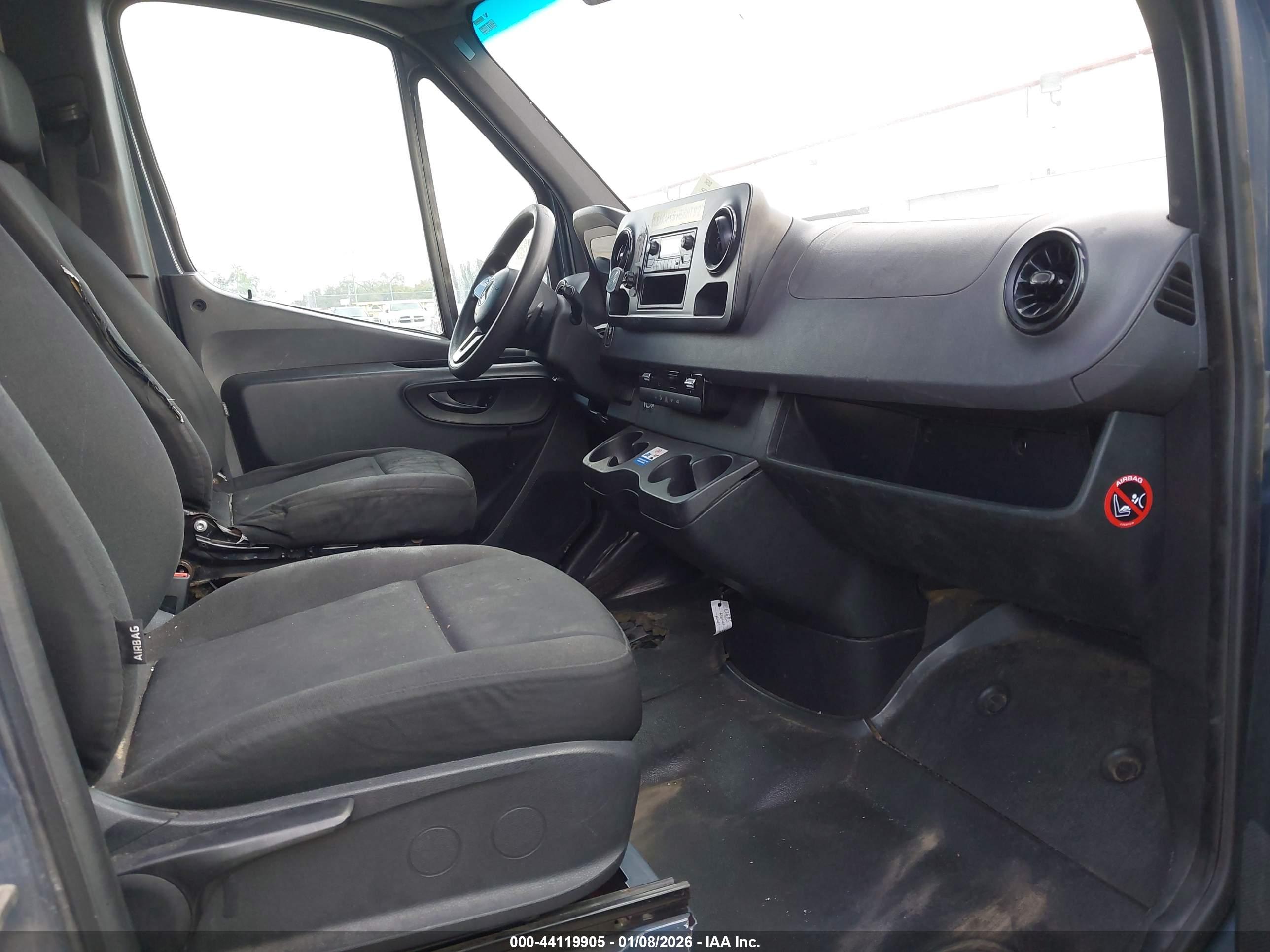 MERCEDES-BENZ SPRINTER image 5
