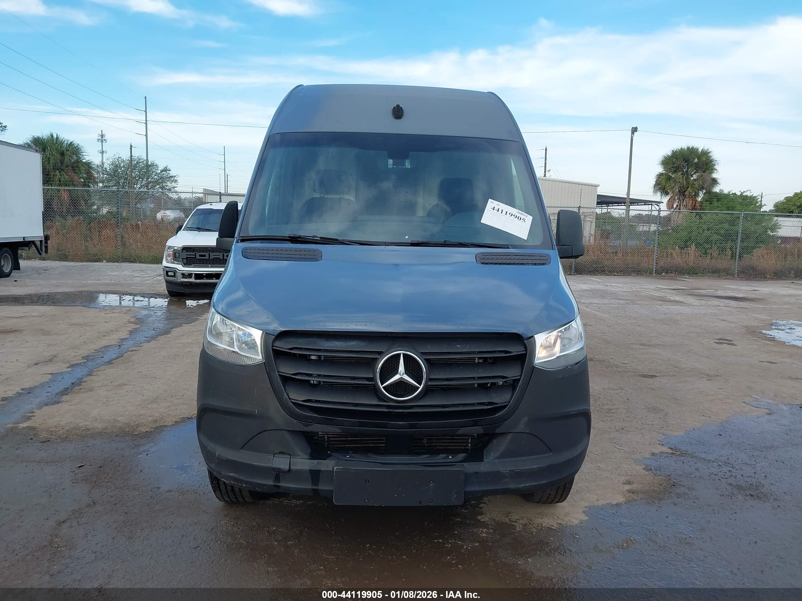 MERCEDES-BENZ SPRINTER image 6