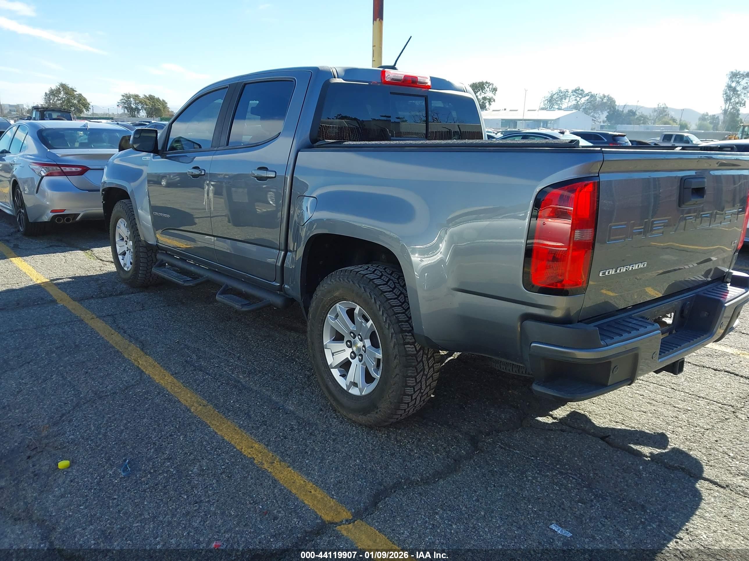 CHEVROLET COLORADO image 3
