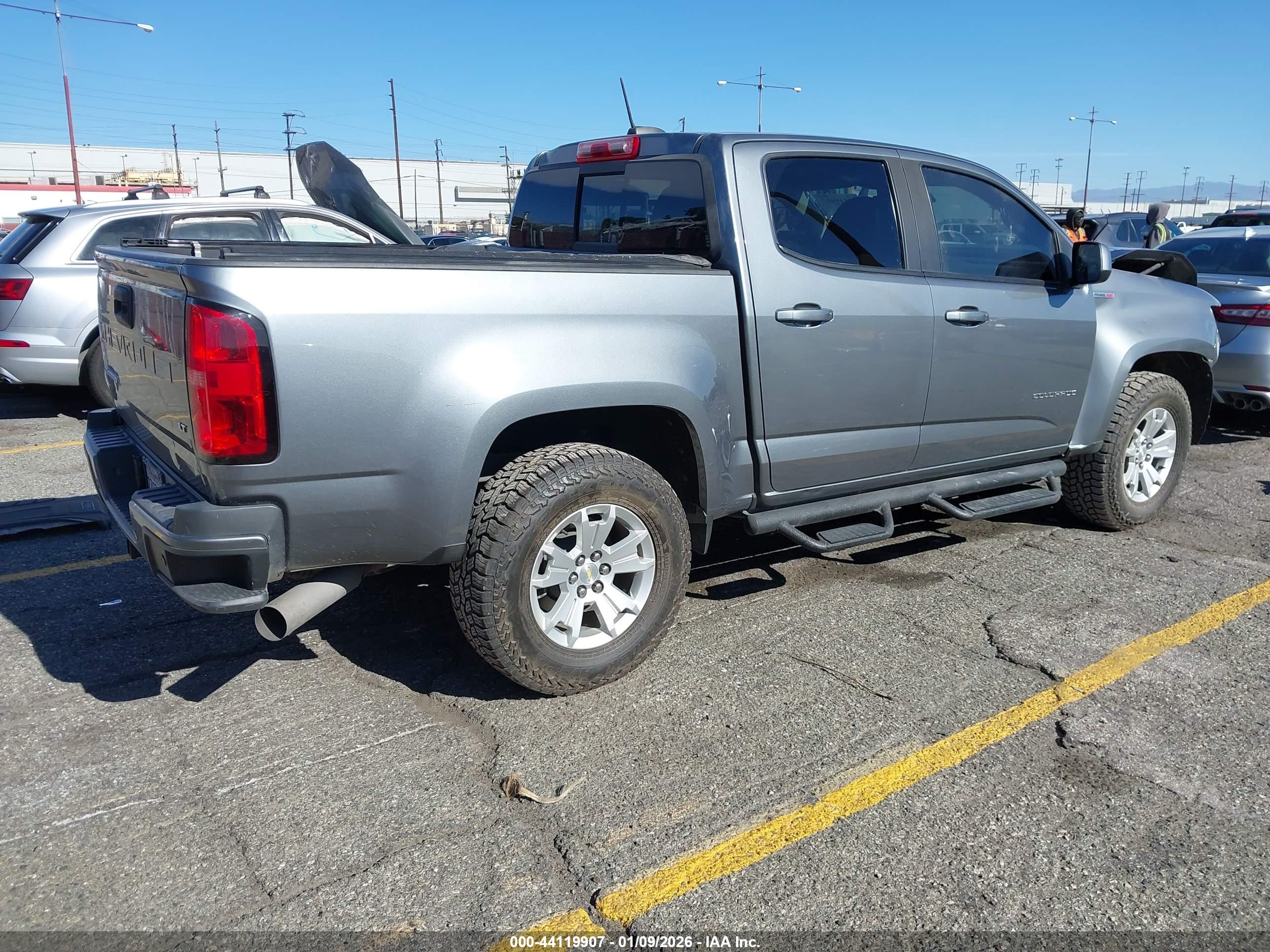 CHEVROLET COLORADO image 4