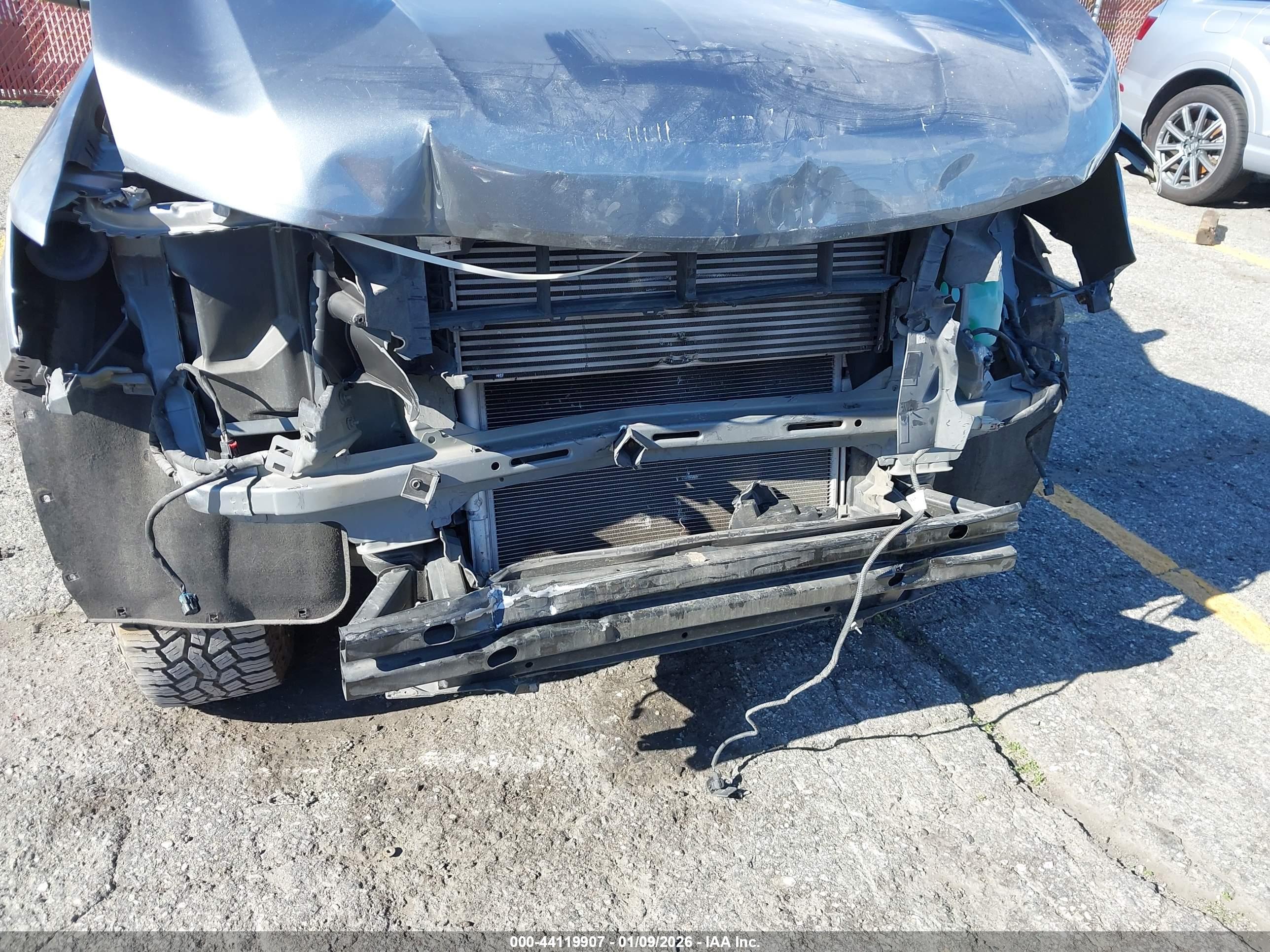 CHEVROLET COLORADO image 6