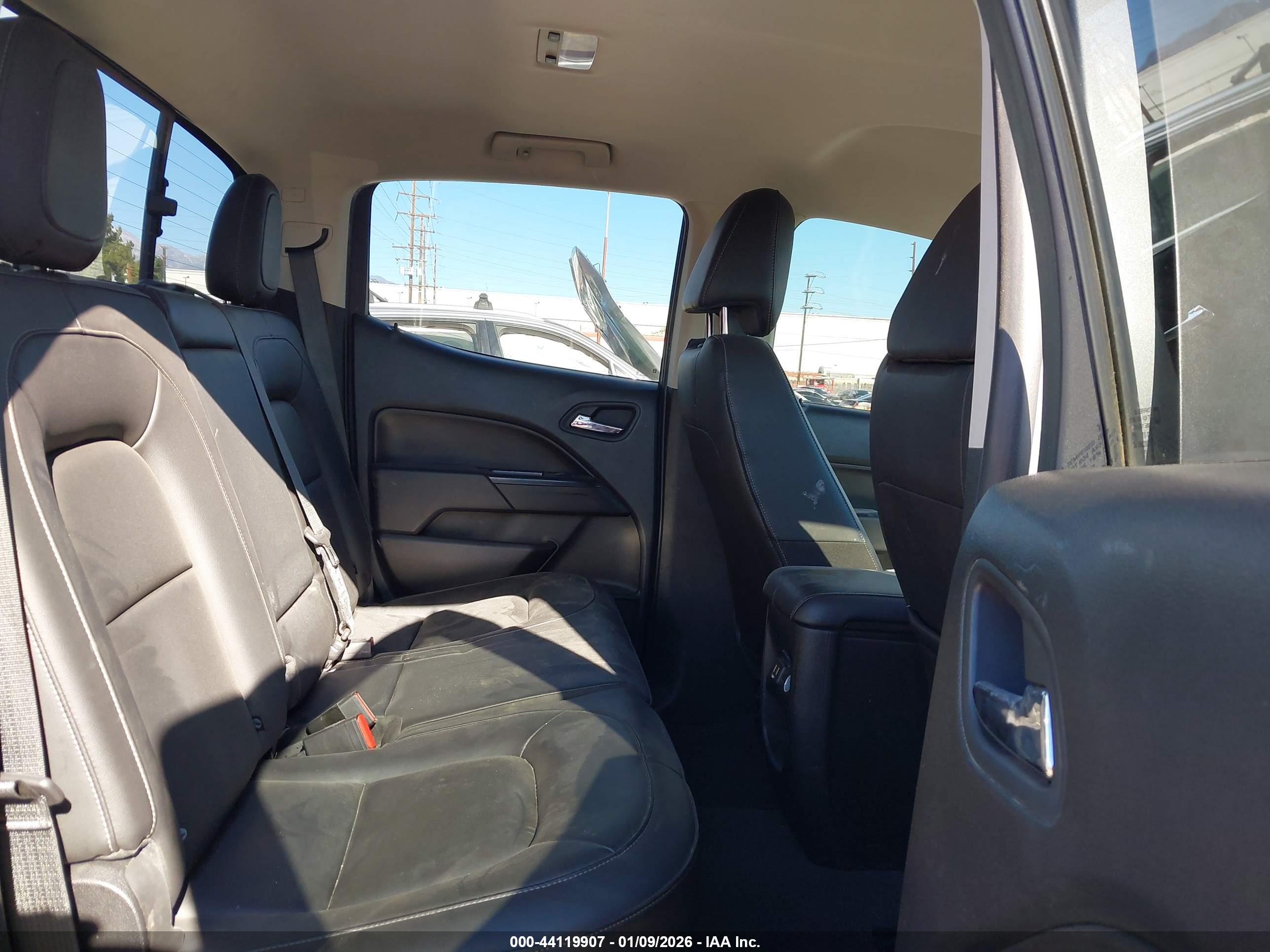 CHEVROLET COLORADO image 8