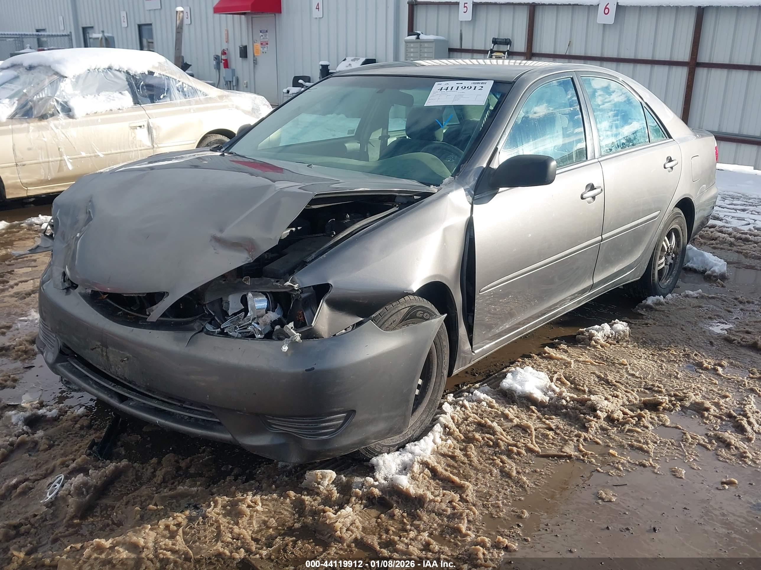 TOYOTA CAMRY image 2