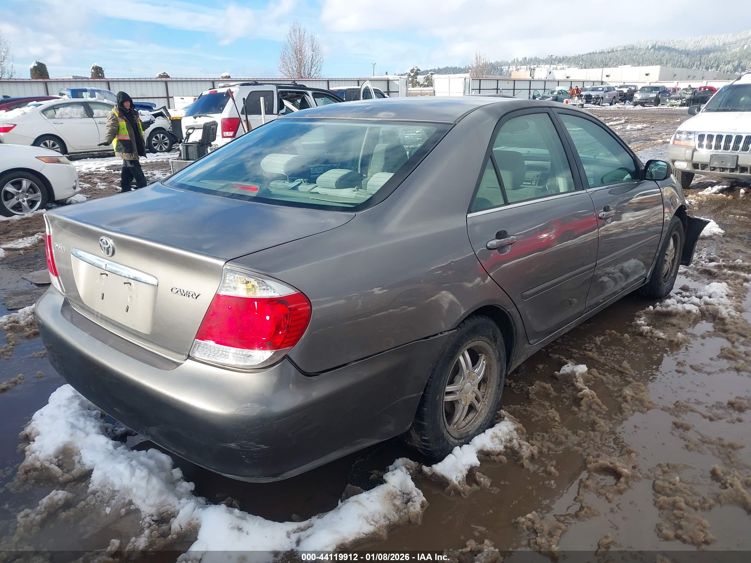 TOYOTA CAMRY image 4