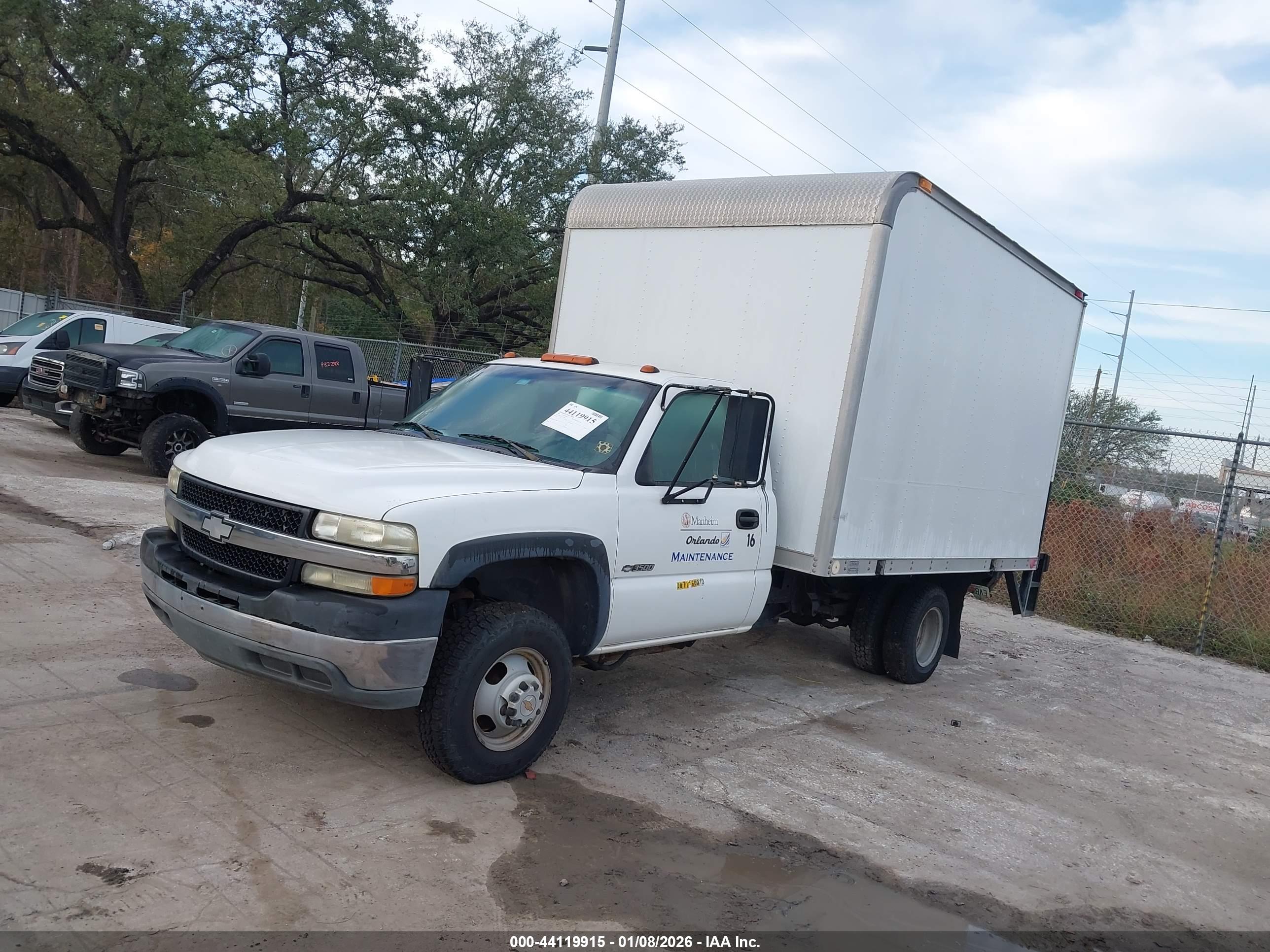 CHEVROLET SILVERADO image 2