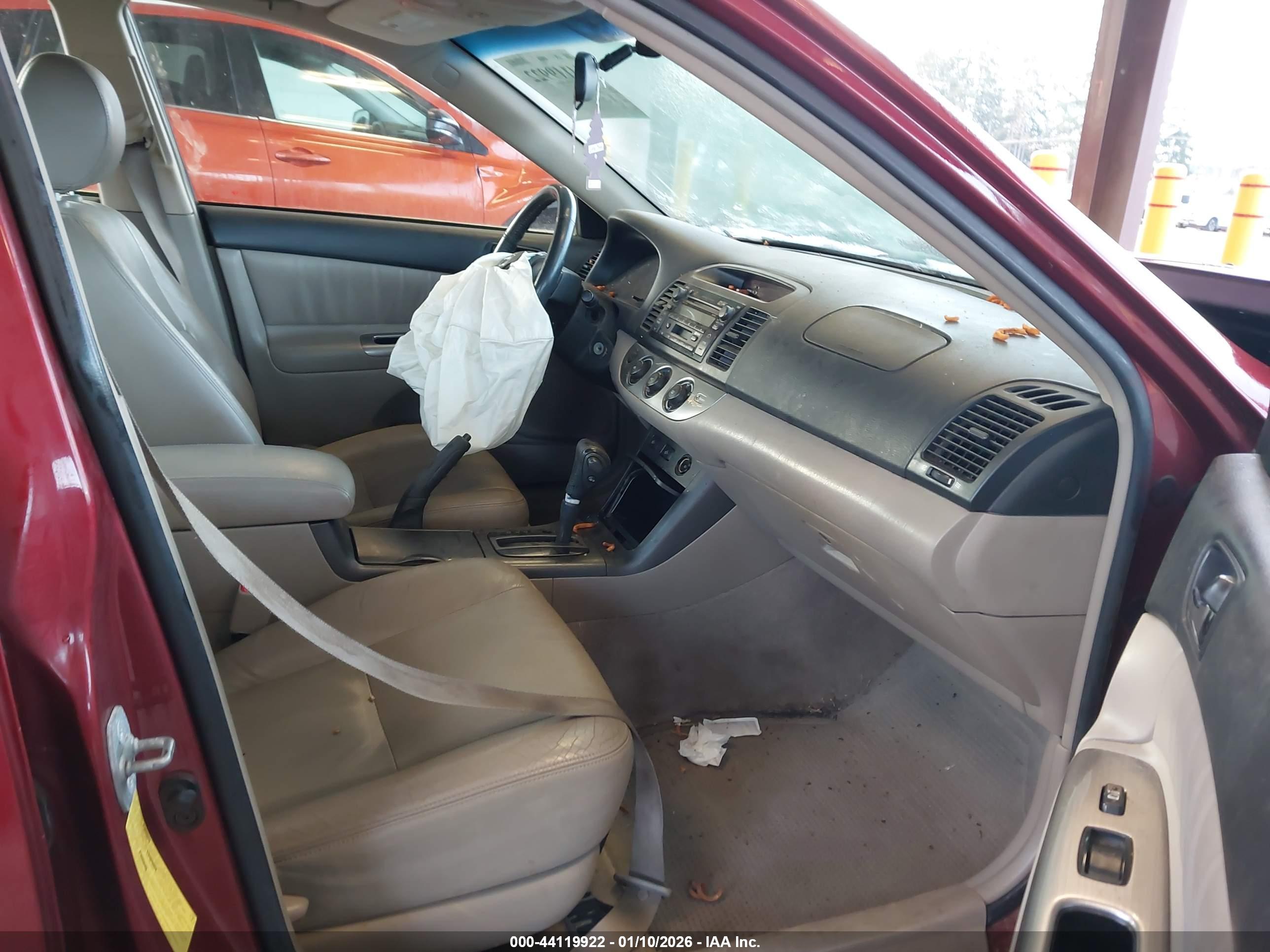 TOYOTA CAMRY image 5