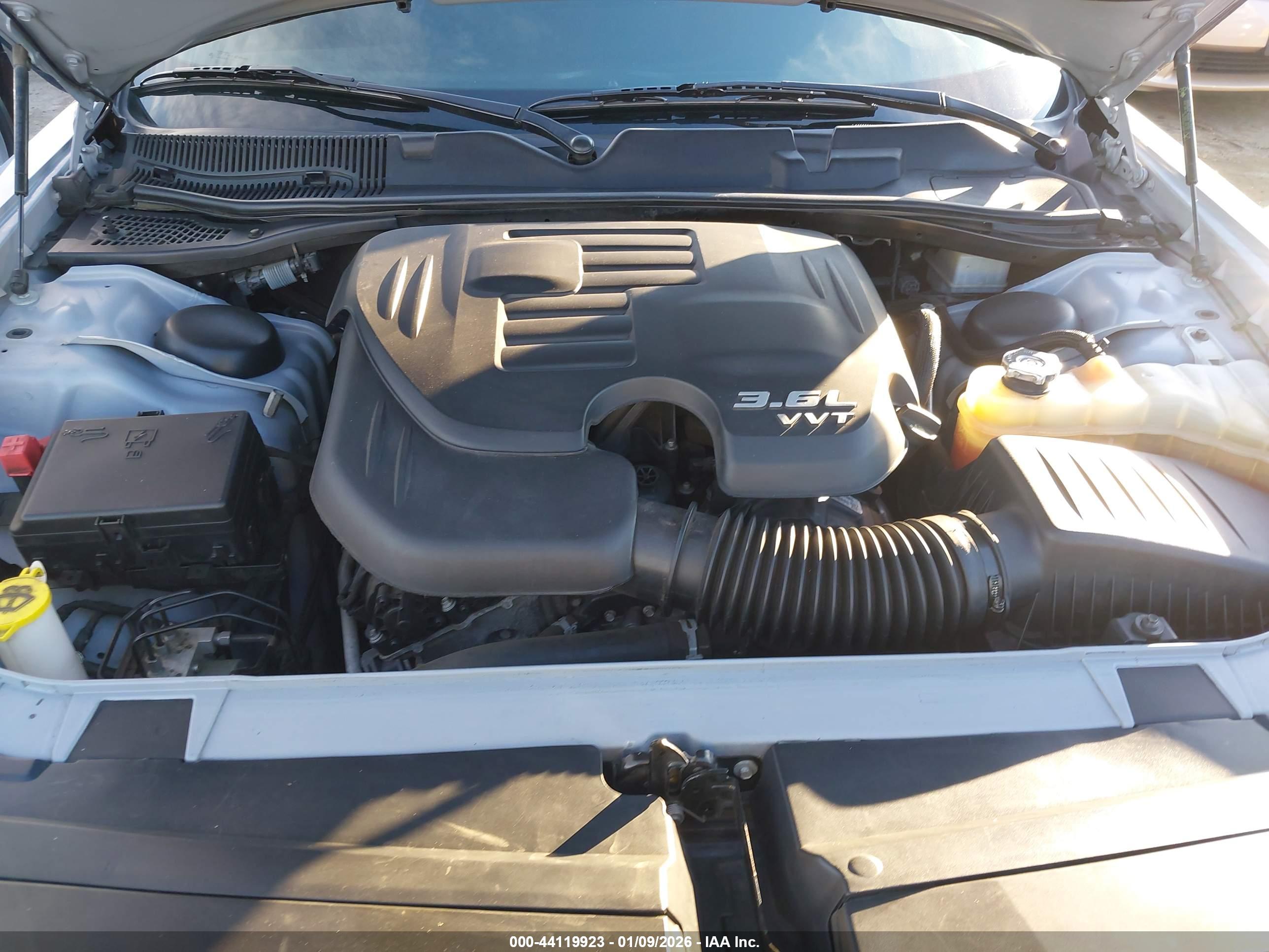 DODGE CHALLENGER image 10