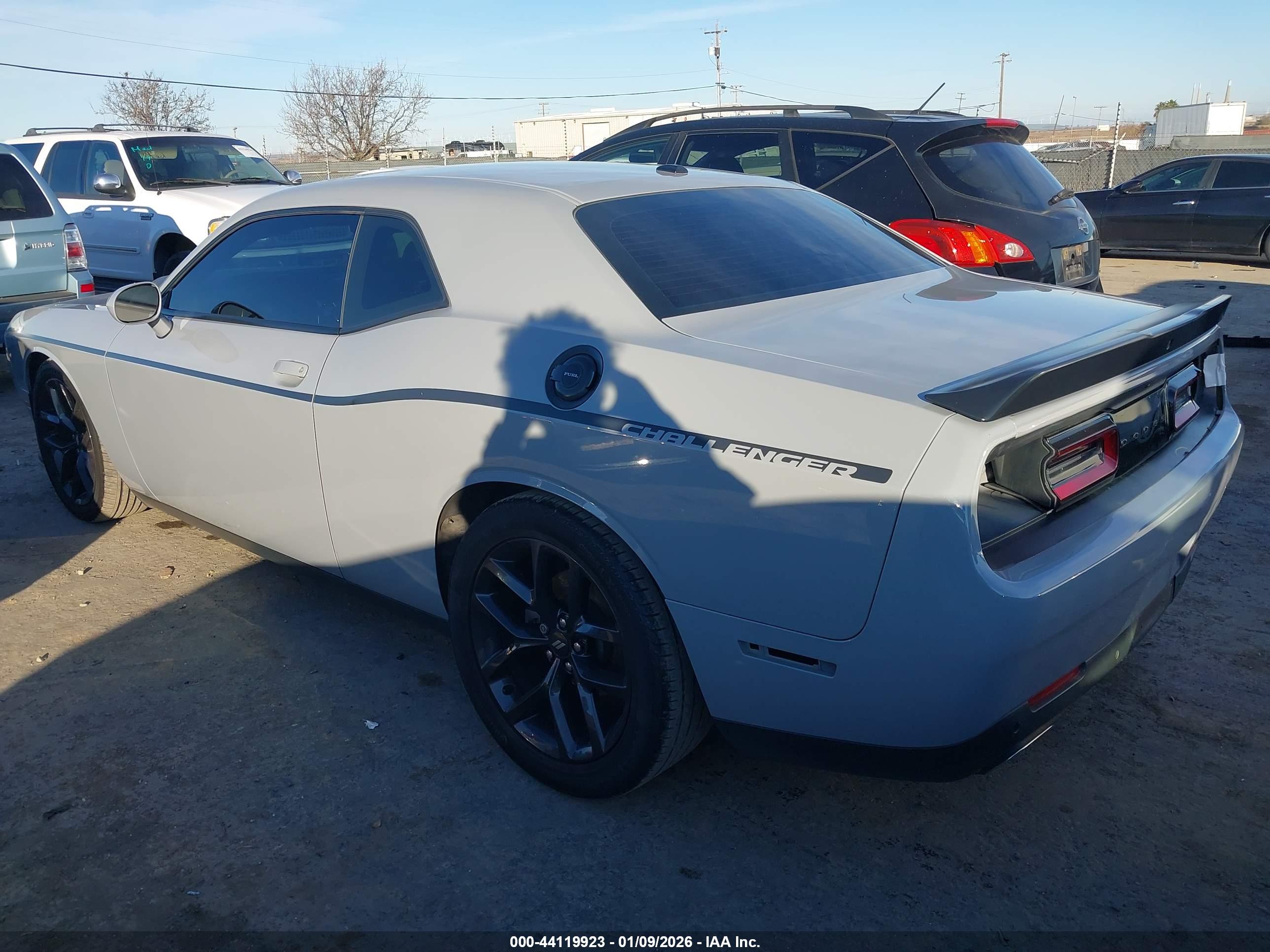 DODGE CHALLENGER image 3