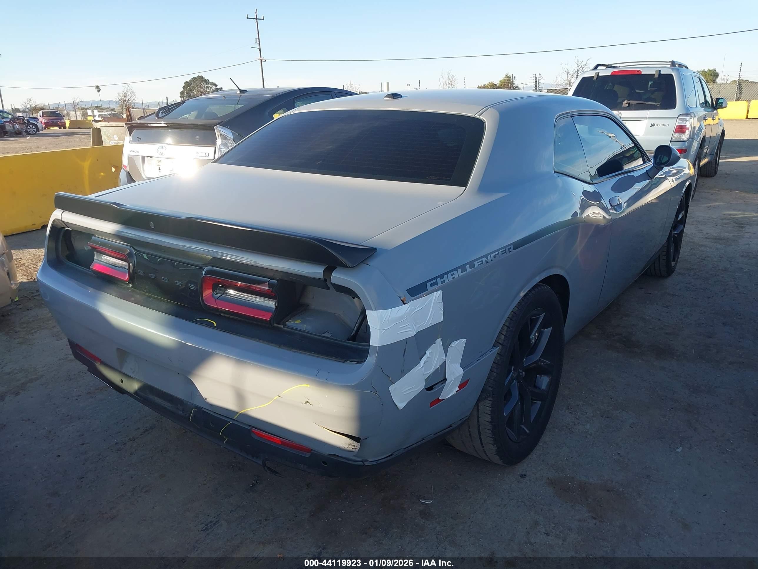 DODGE CHALLENGER image 4