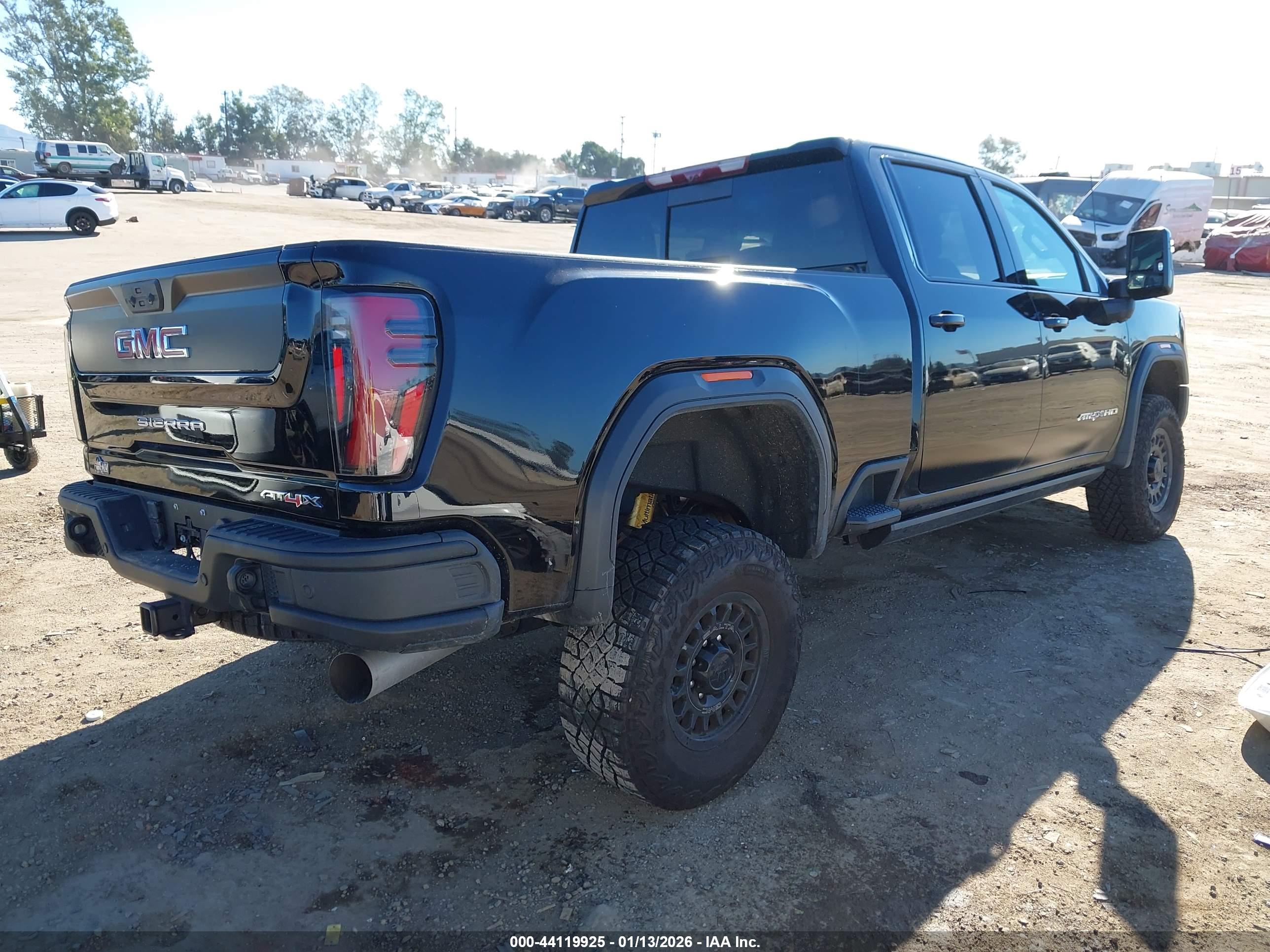 GMC SIERRA image 4