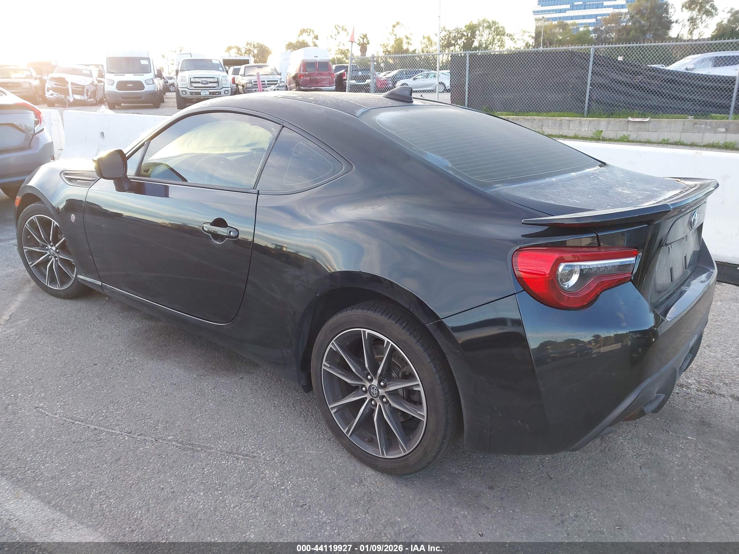 TOYOTA 86 image 3
