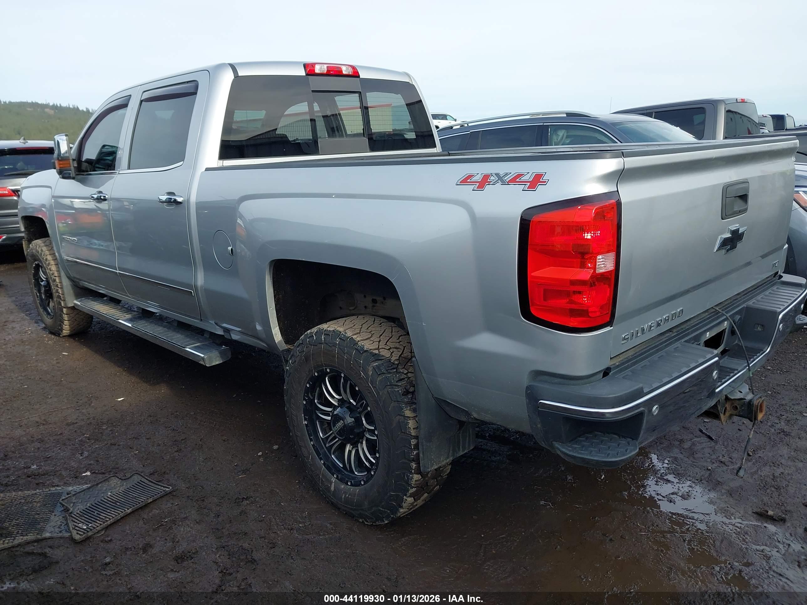 CHEVROLET SILVERADO image 3