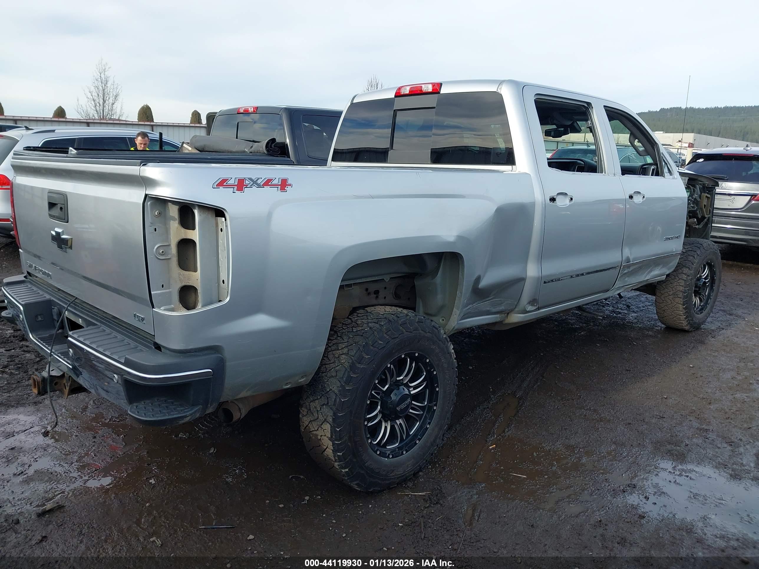 CHEVROLET SILVERADO image 4