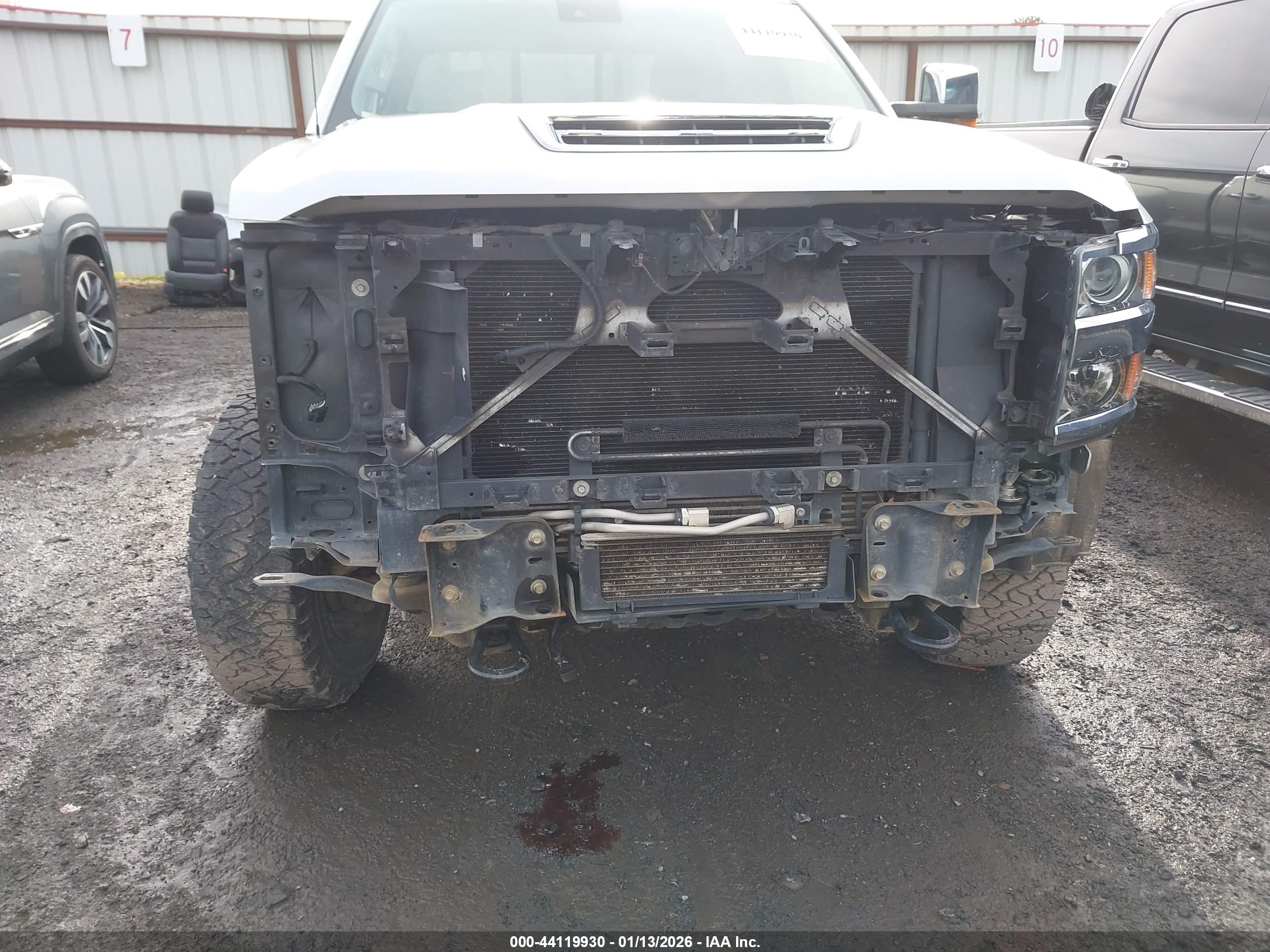 CHEVROLET SILVERADO image 6