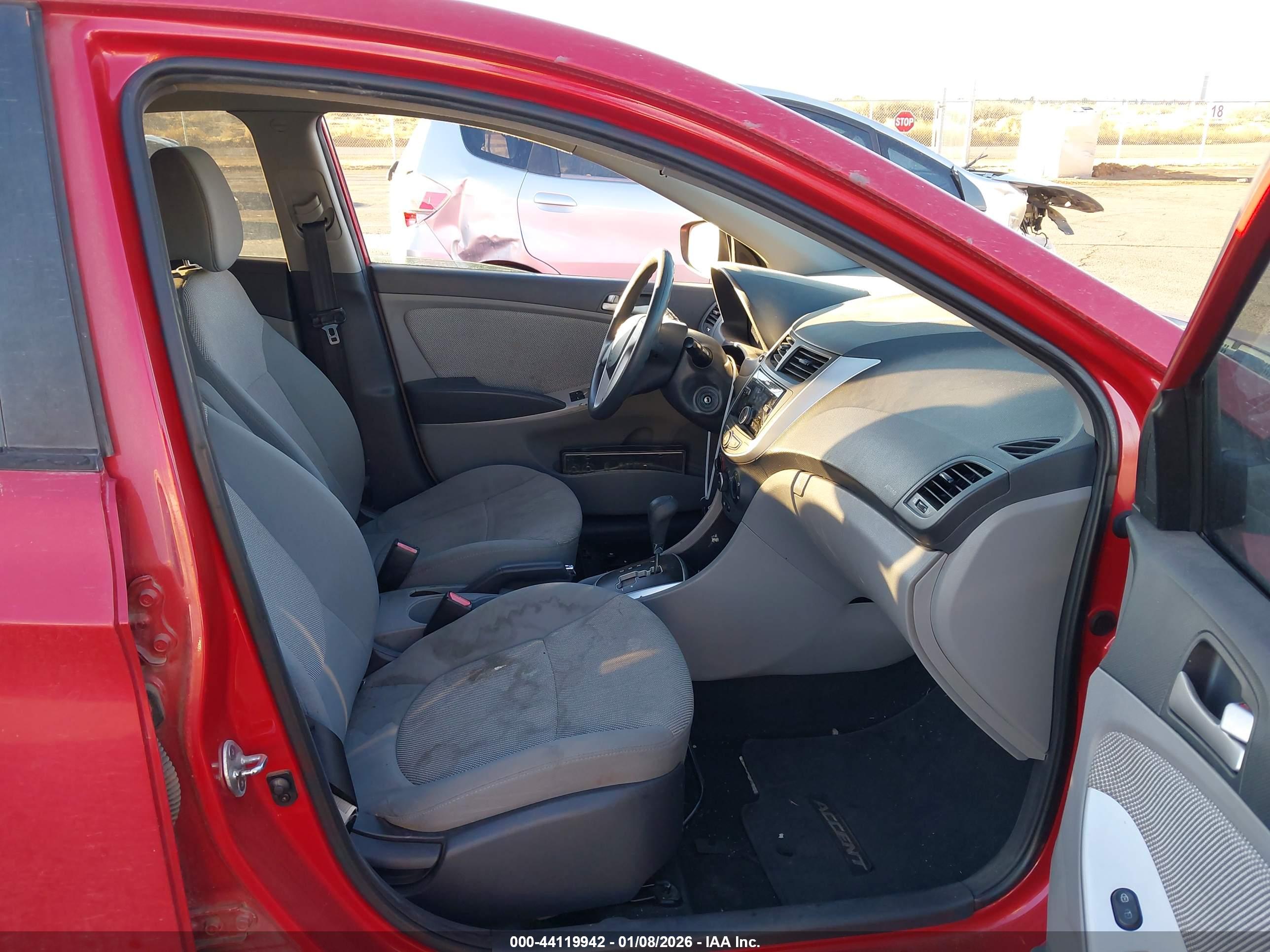 HYUNDAI ACCENT image 5
