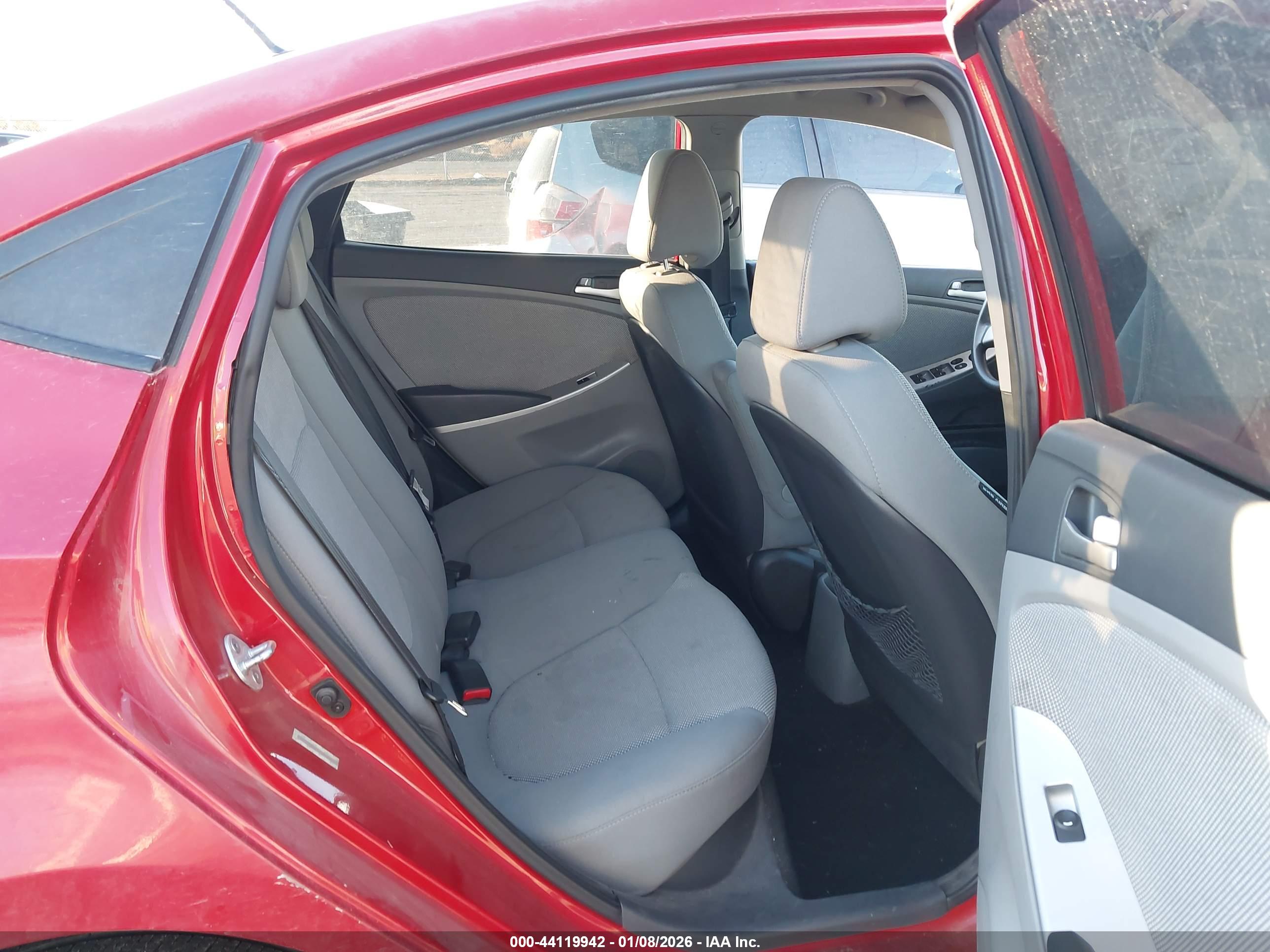 HYUNDAI ACCENT image 8