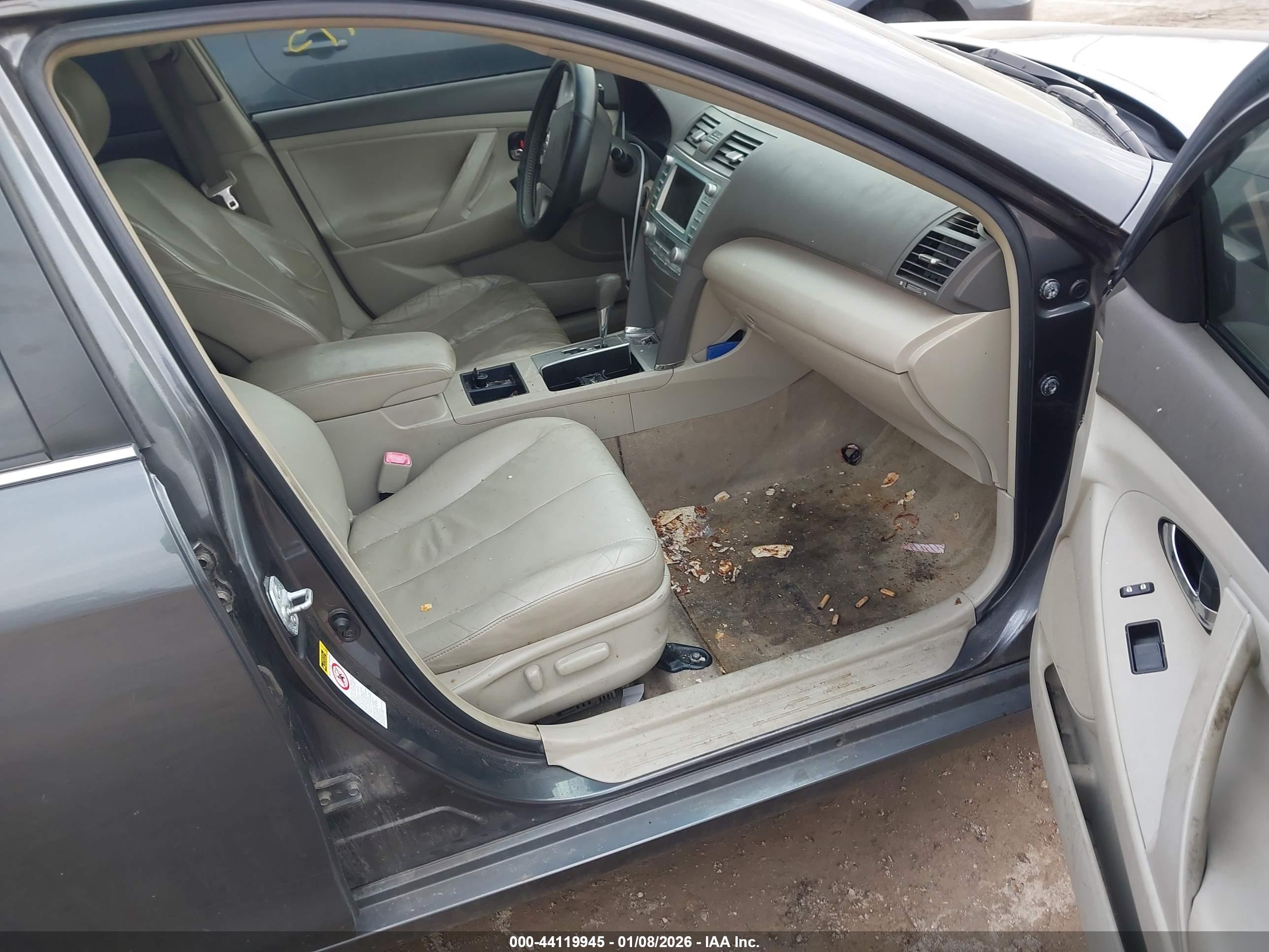 TOYOTA CAMRY image 5